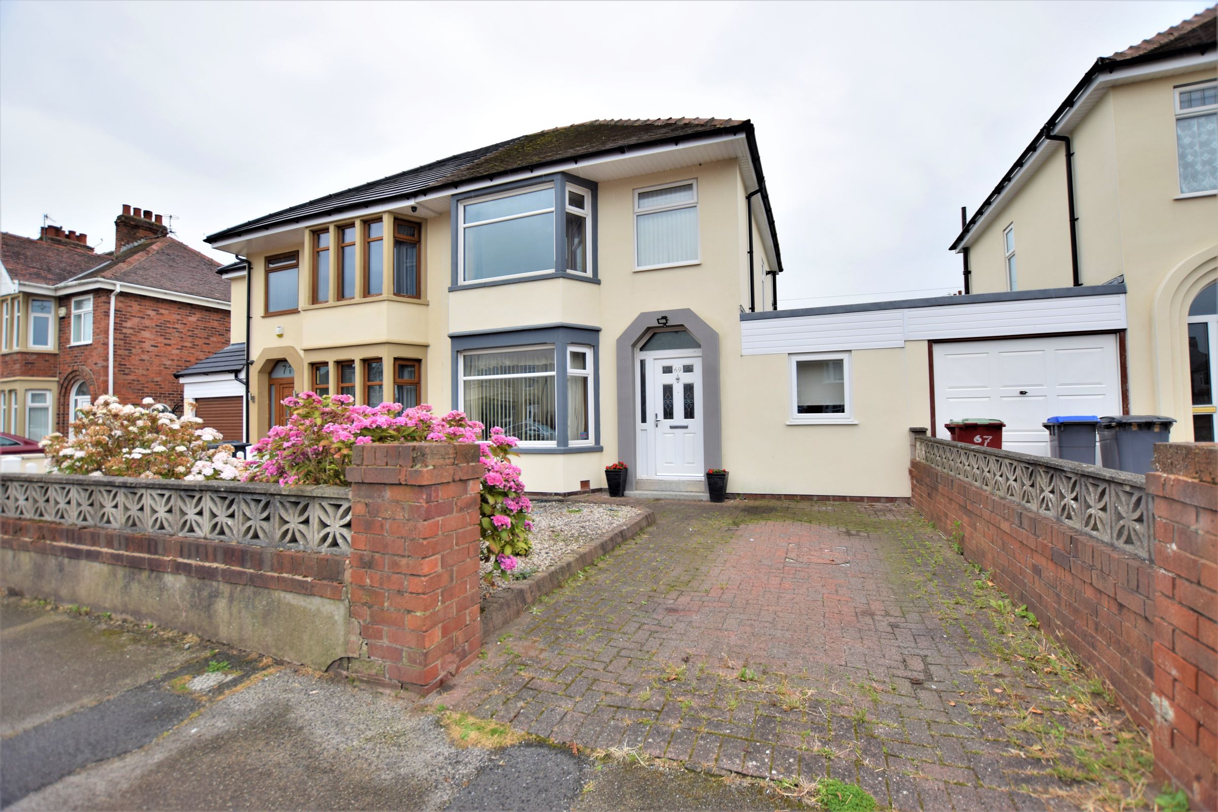 3 bed semidetached house for sale in Knowle Avenue, Blackpool FY2 Zoopla