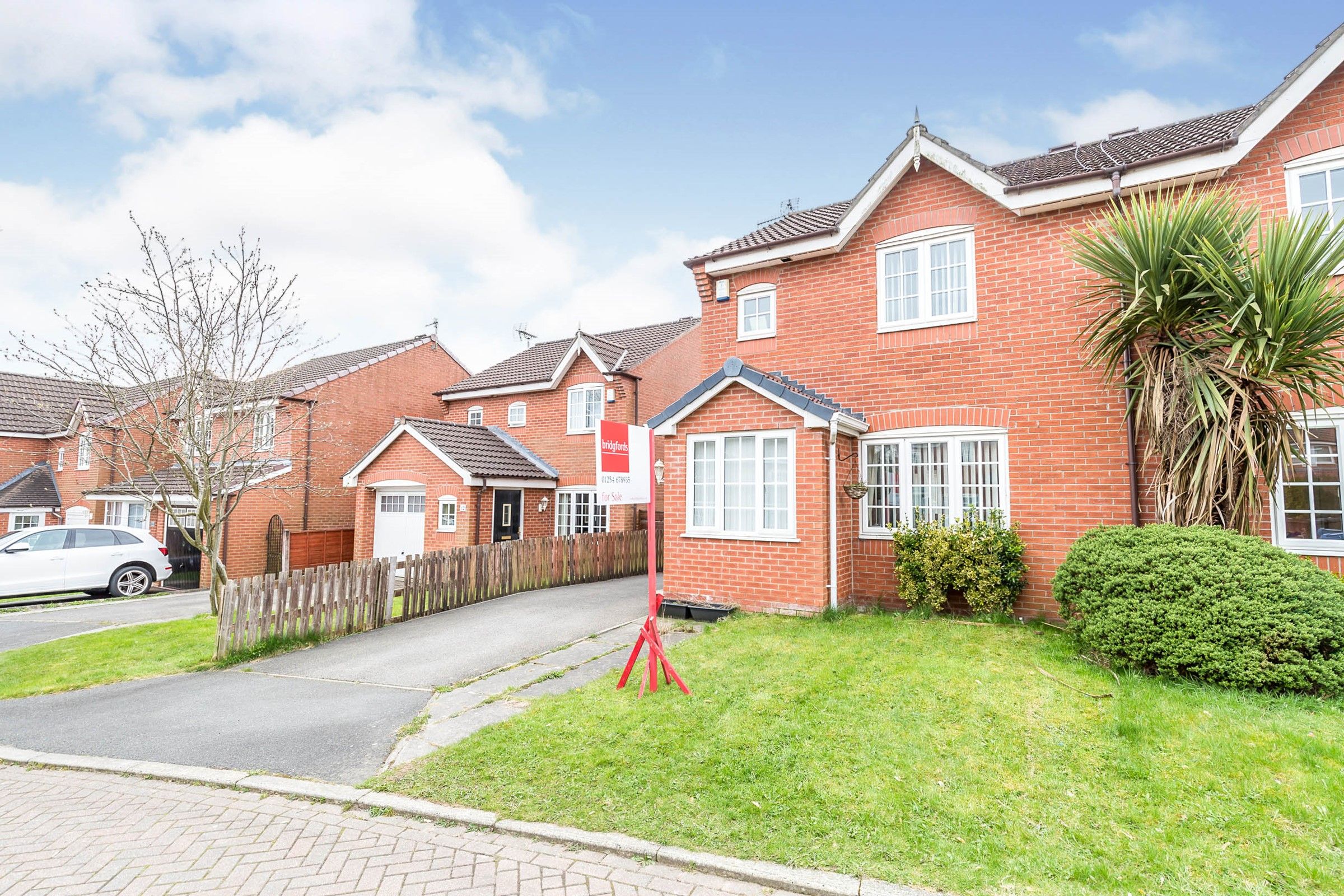3 bed semidetached house for sale in Langton Close, Fernhurst Farm
