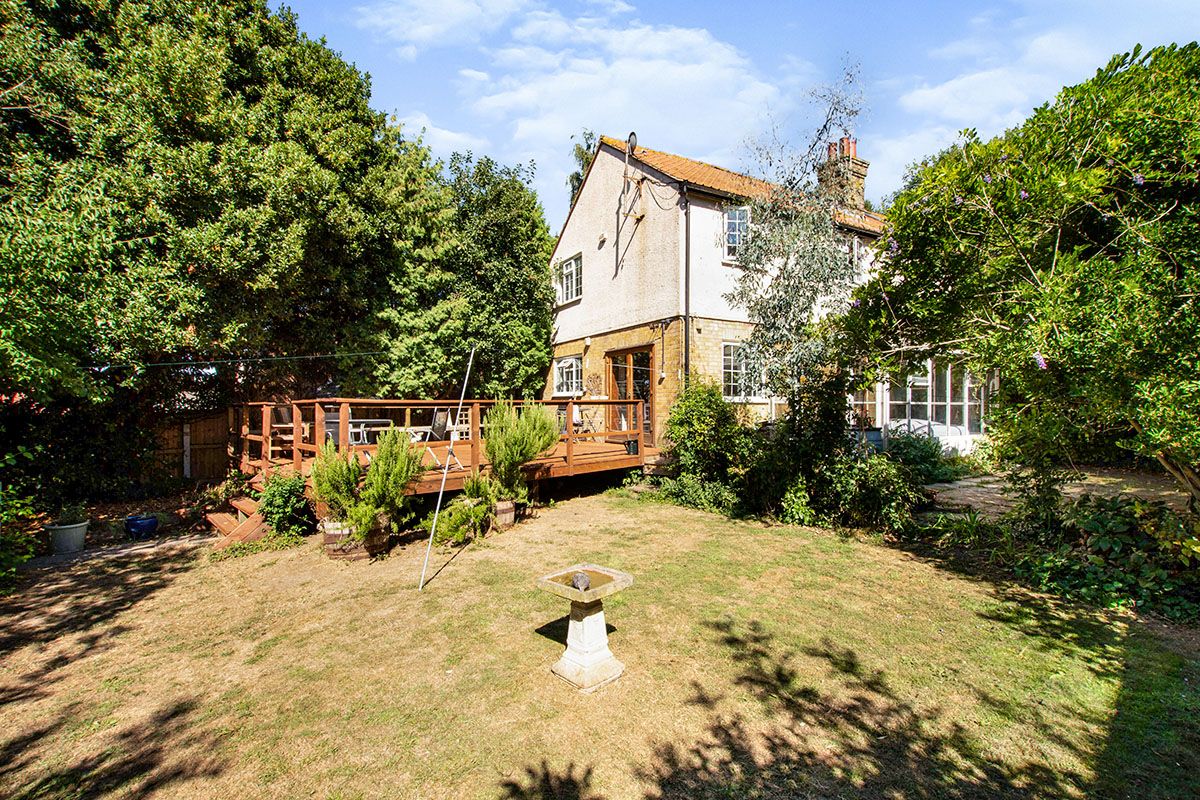 4 bed detached house for sale in Bull Lane, Newington, Sittingbourne