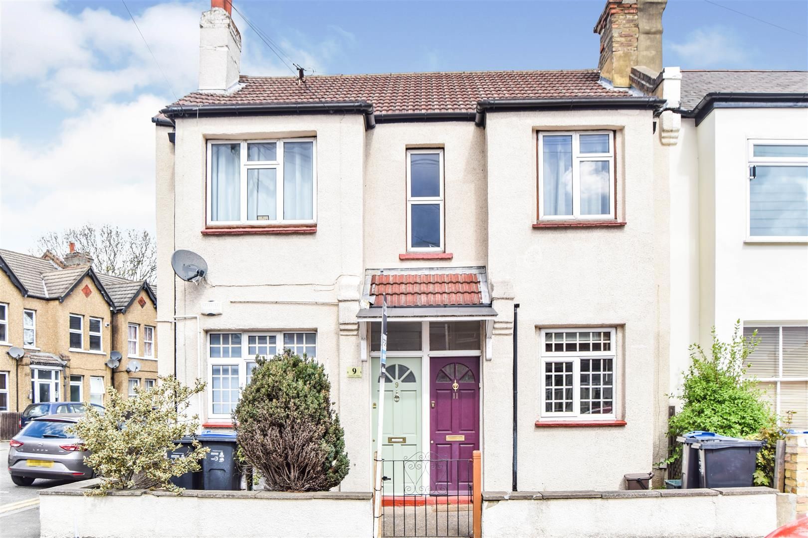 2 bed for sale in Robinson Road, Colliers Wood, London SW17