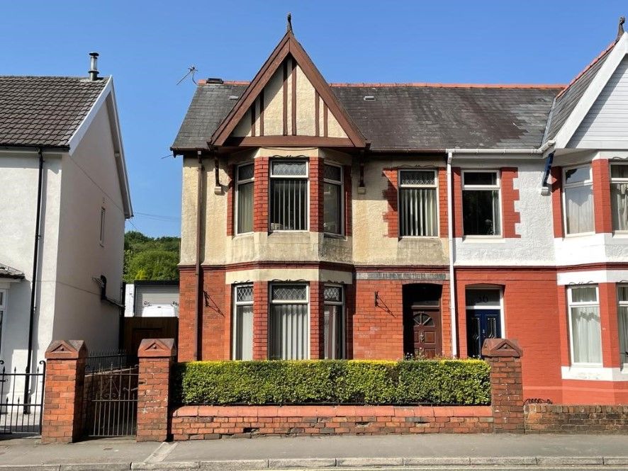 Semidetached house for sale in 35 Blackwood Road, Pontllanfraith