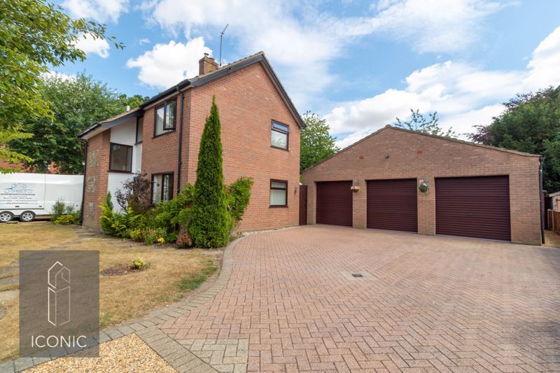 4 bed detached house for sale in Waterloo Road, Hainford, Norwich NR10