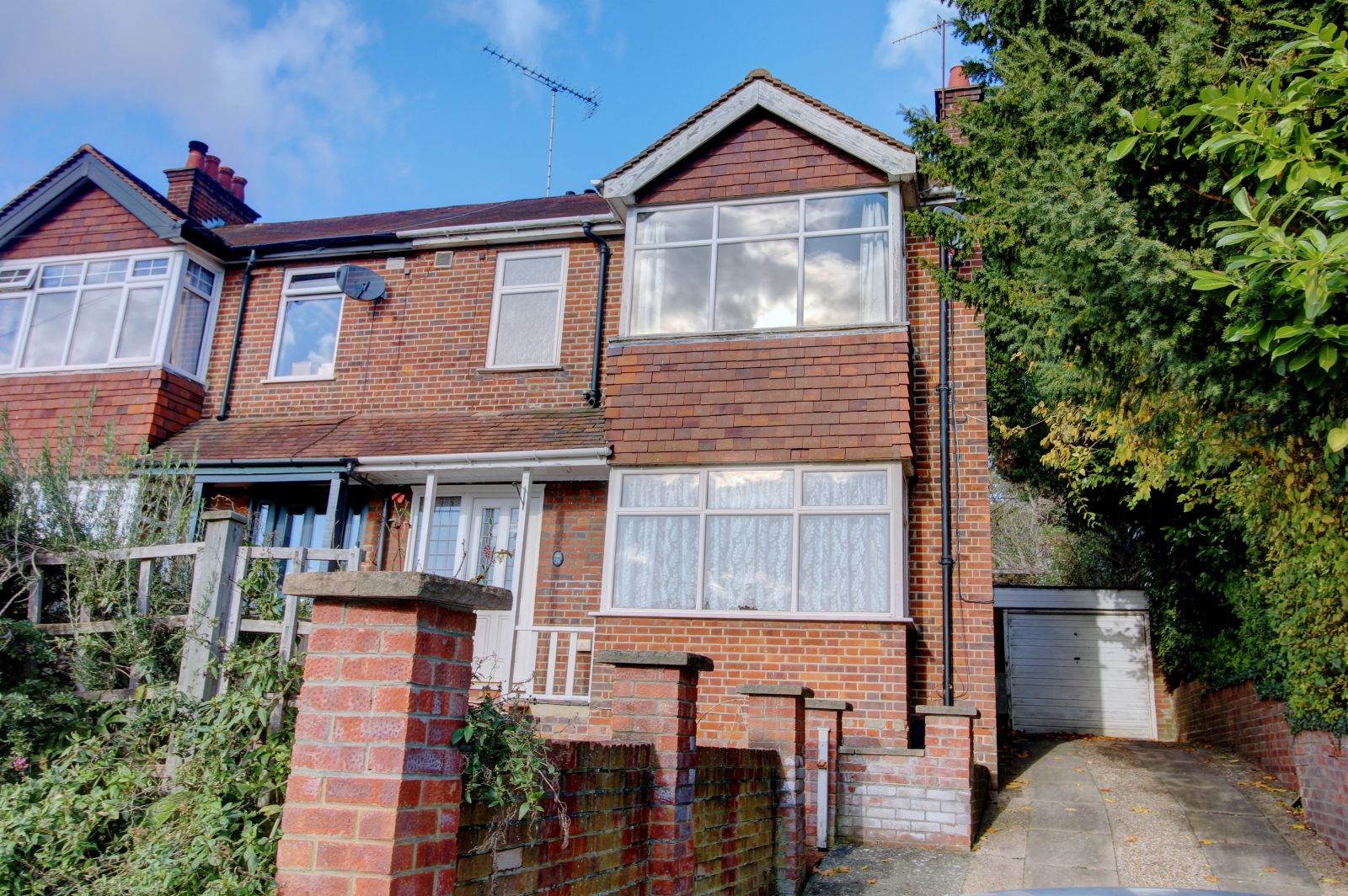 3 bed semidetached house for sale in Conegra Road, High