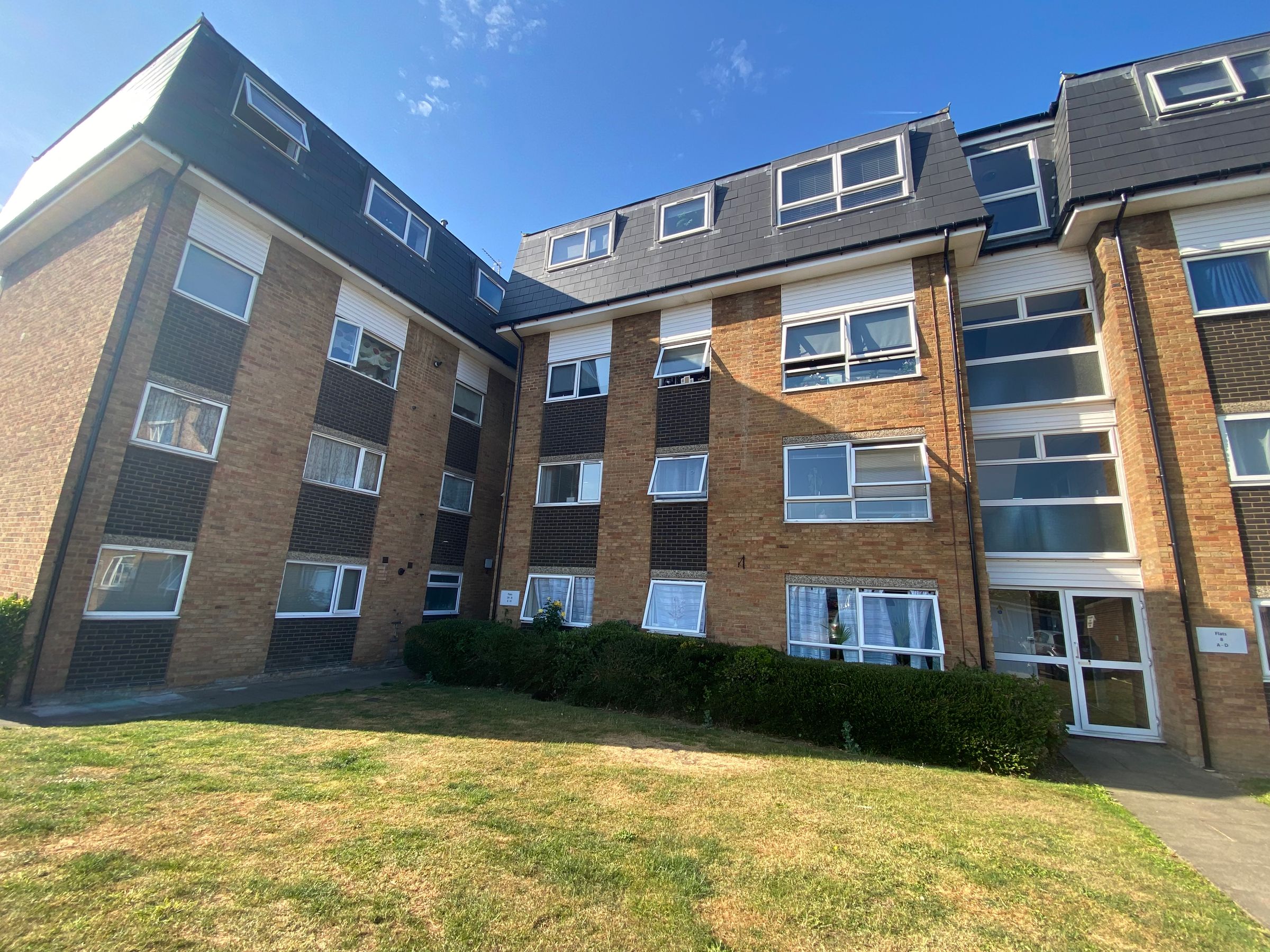 2 bed flat to rent in Lampits, Hoddesdon EN11 Zoopla
