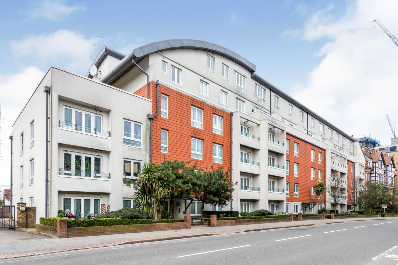 84 Park Lane East Croydon CR0  