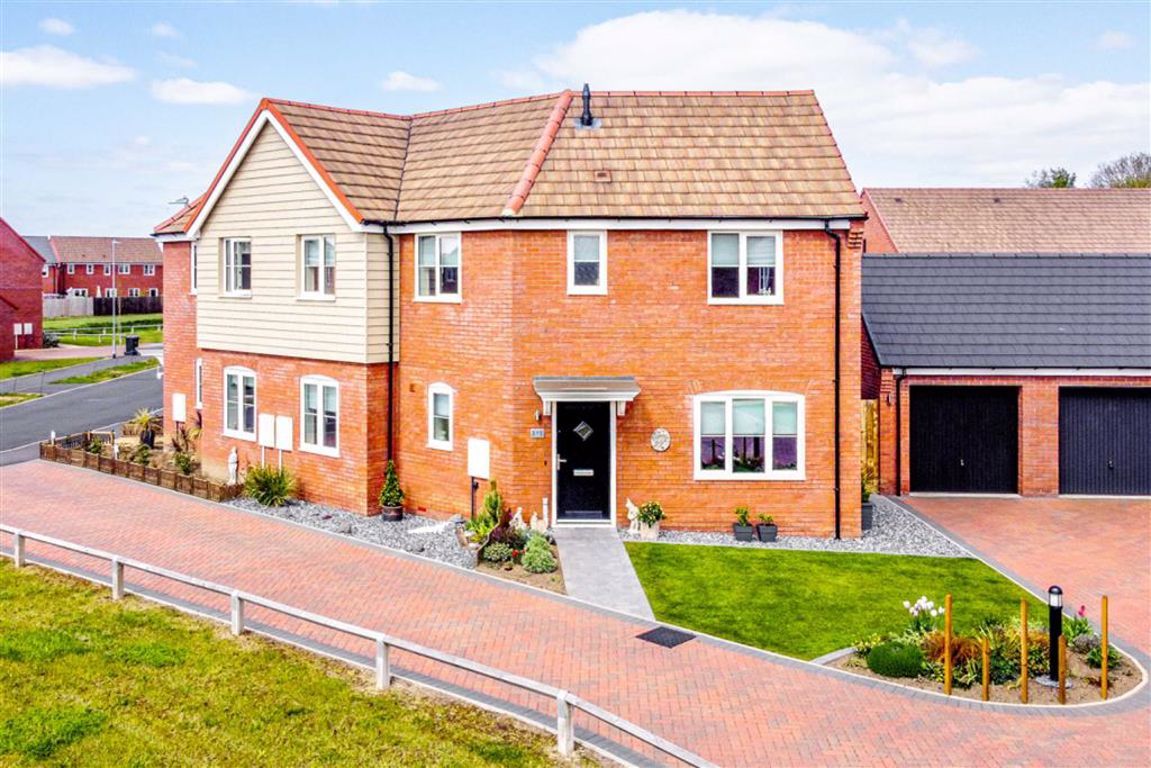3 bed semidetached house for sale in Meres Way, Swineshead, Boston