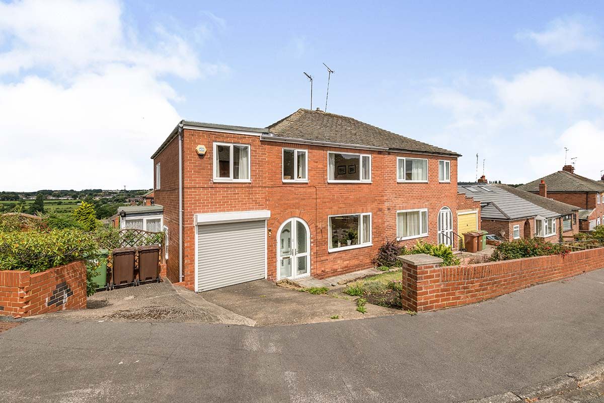 4 bed semidetached house for sale in Gagewell Drive, Horbury