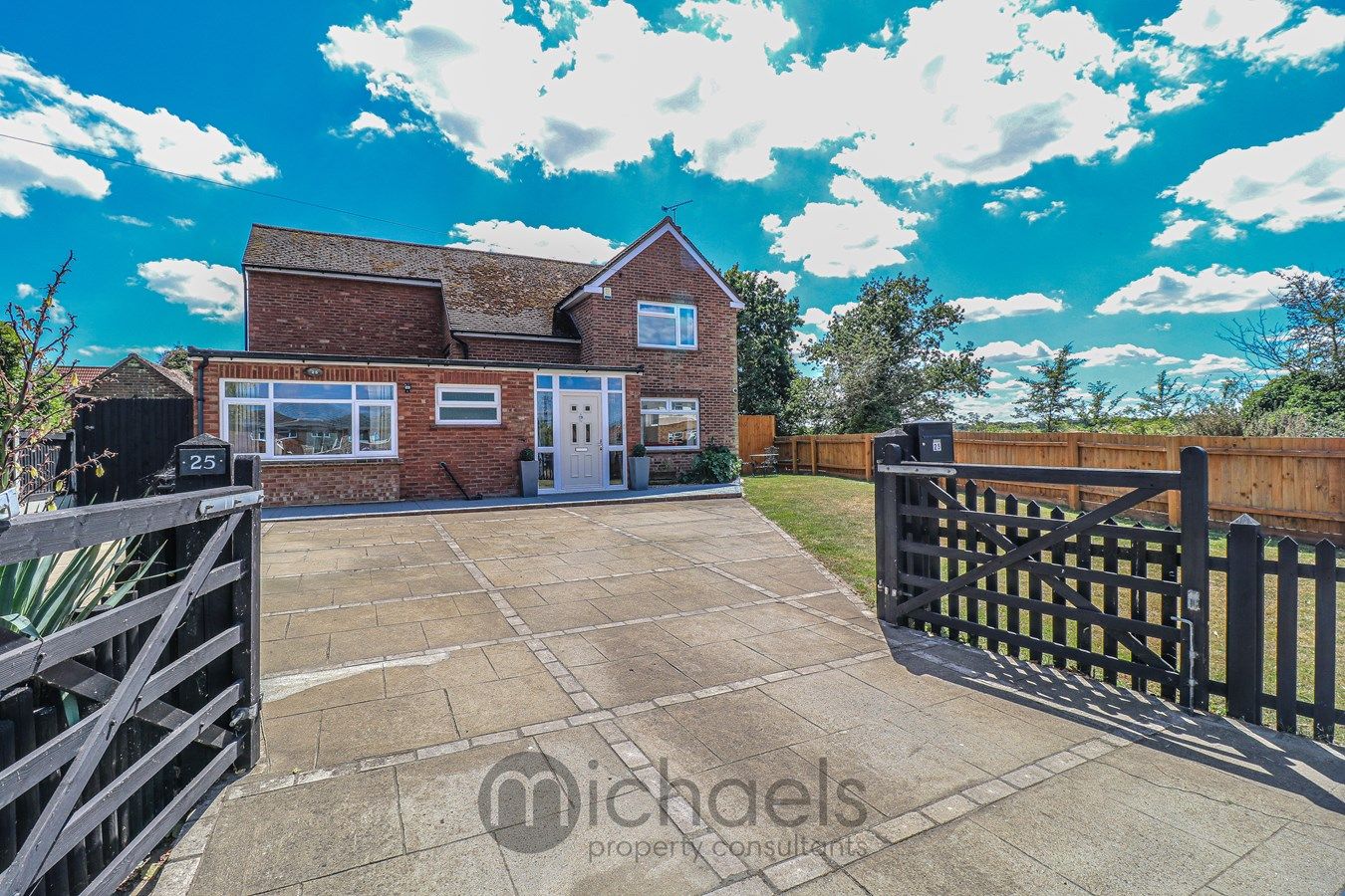 3 bed detached house for sale in Abbots Road, Colchester CO2 Zoopla