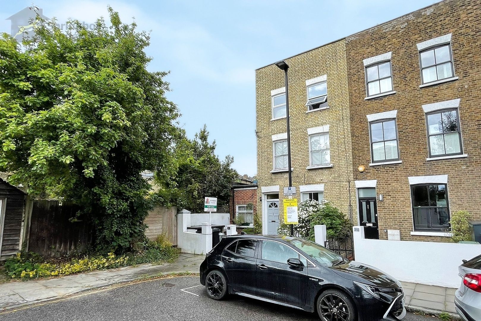 1 bed terraced house for sale in Ormond Road, Upper Holloway, London