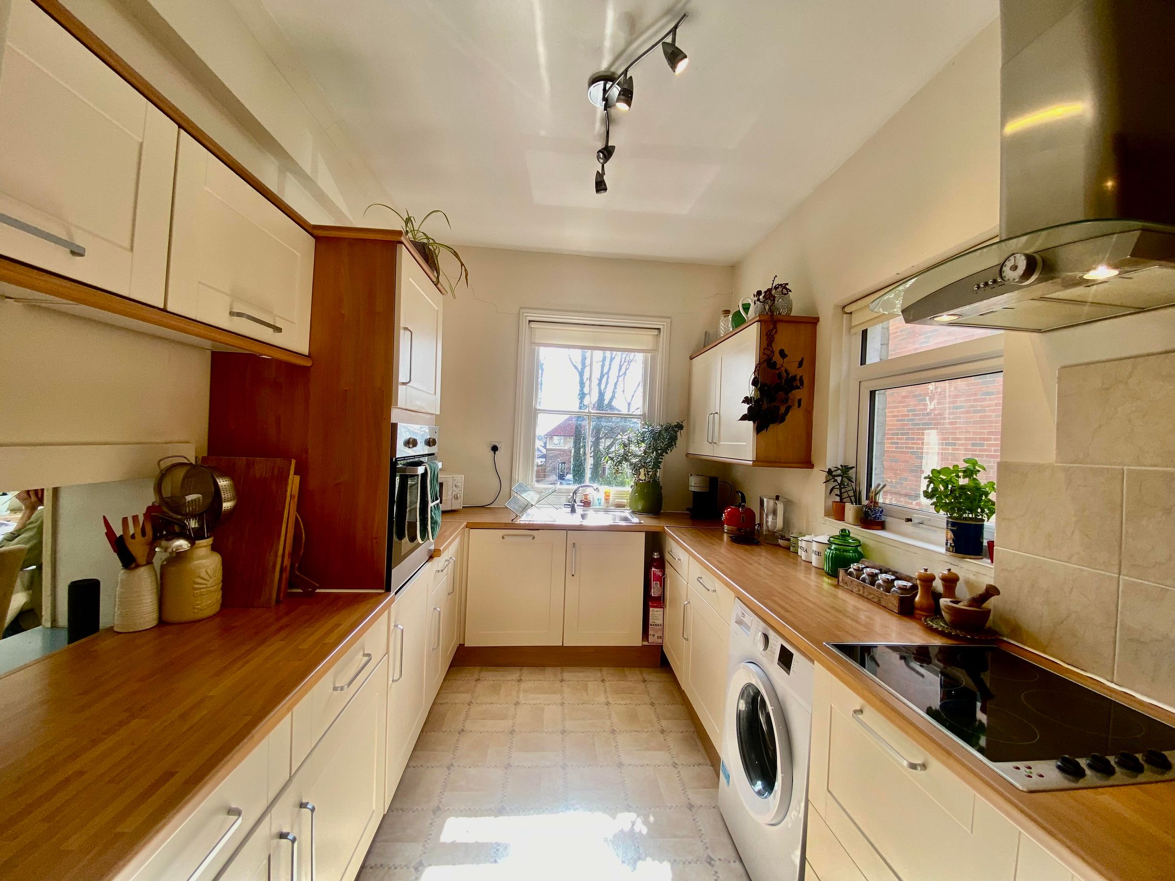 2 bed flat to rent in Bitterne Road East, Southampton SO18 Zoopla