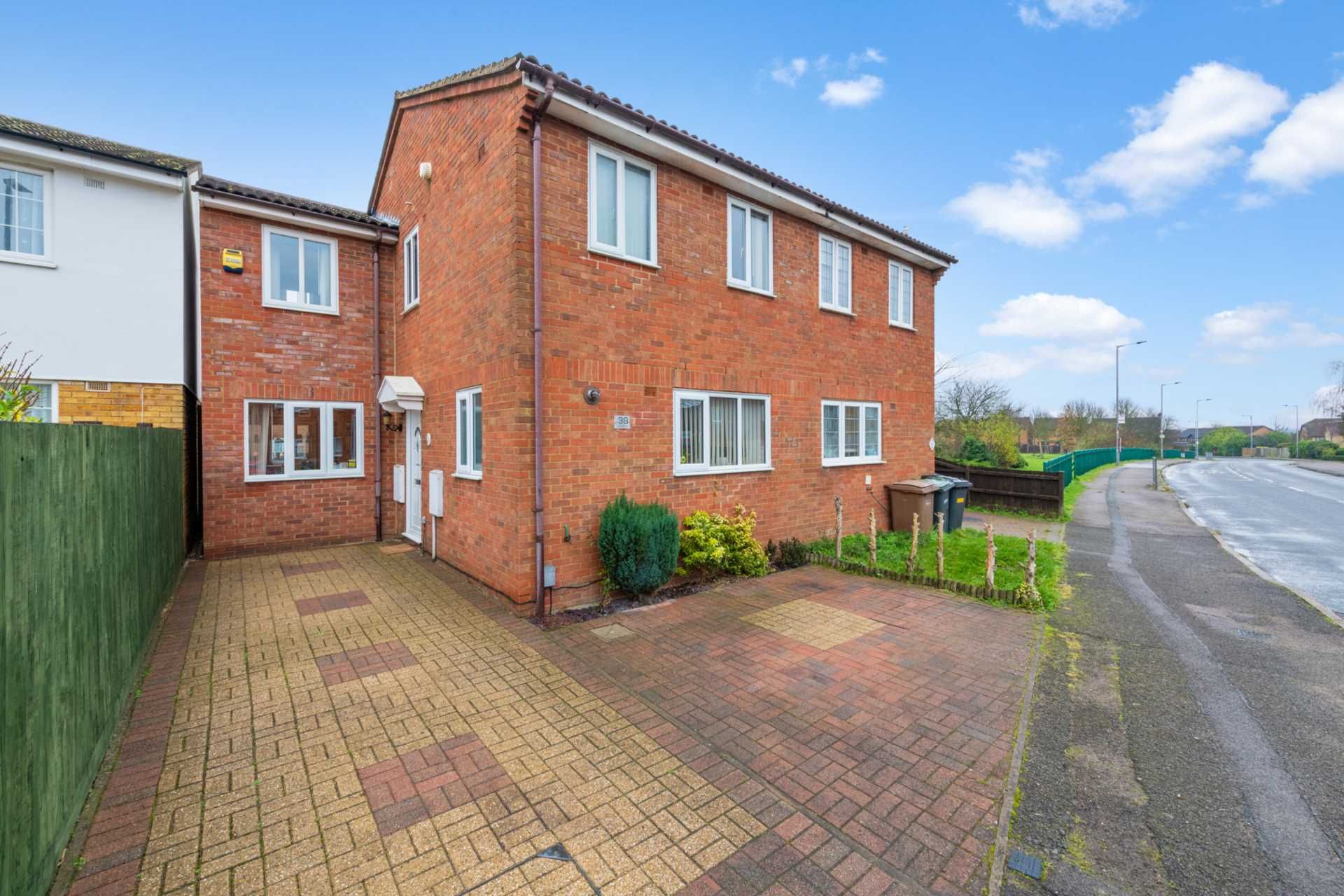 Headly Rise, Luton LU2  