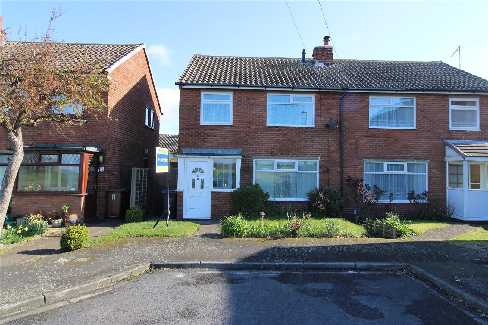 3 bed semidetached house for sale in The Close, Ince Blundell