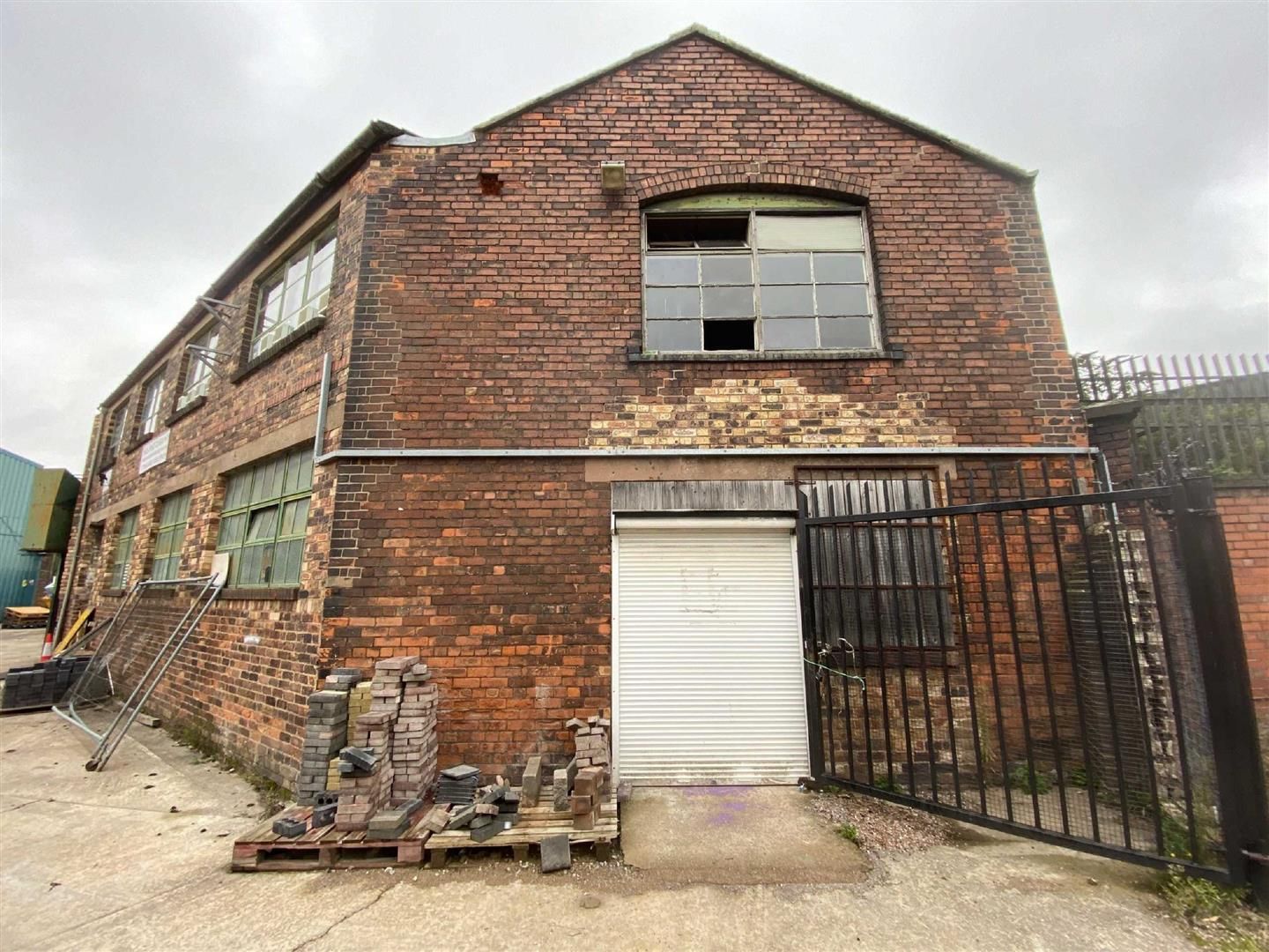 Light industrial to let in Normacot Road/berley Lane, Longton, Stoke