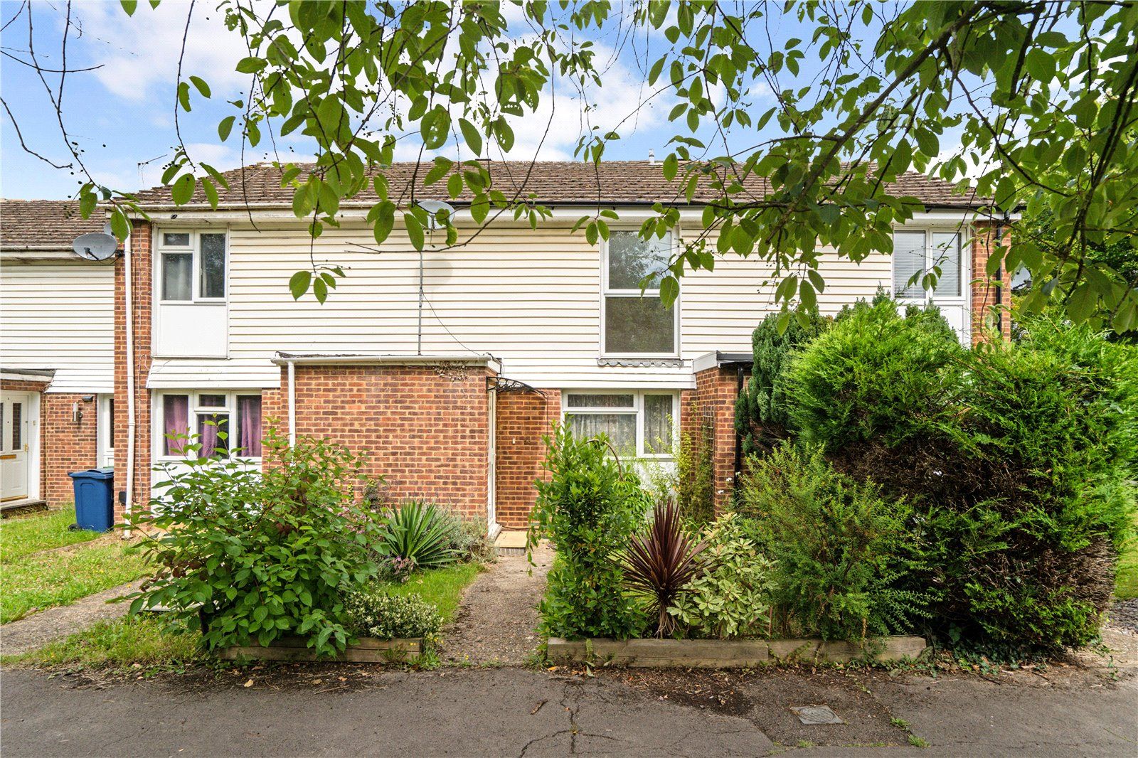 2 bed terraced house for sale in The Croft, Marlow, Buckinghamshire SL7