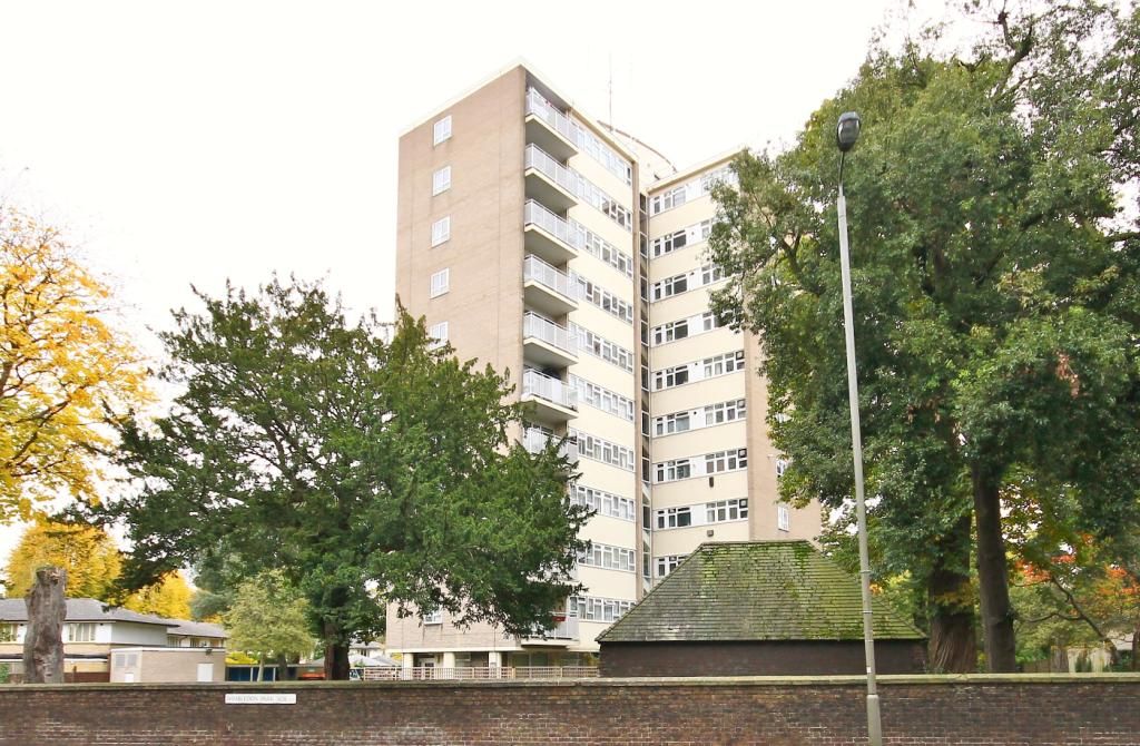 2 bed flat to rent in Wimbledon Park Side, Southfields SW19 Zoopla