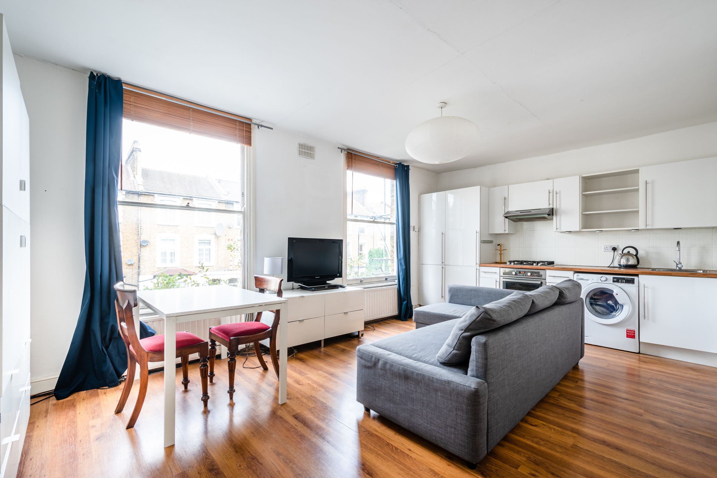 2 bed flat to rent in Graham Road, London E8 Zoopla