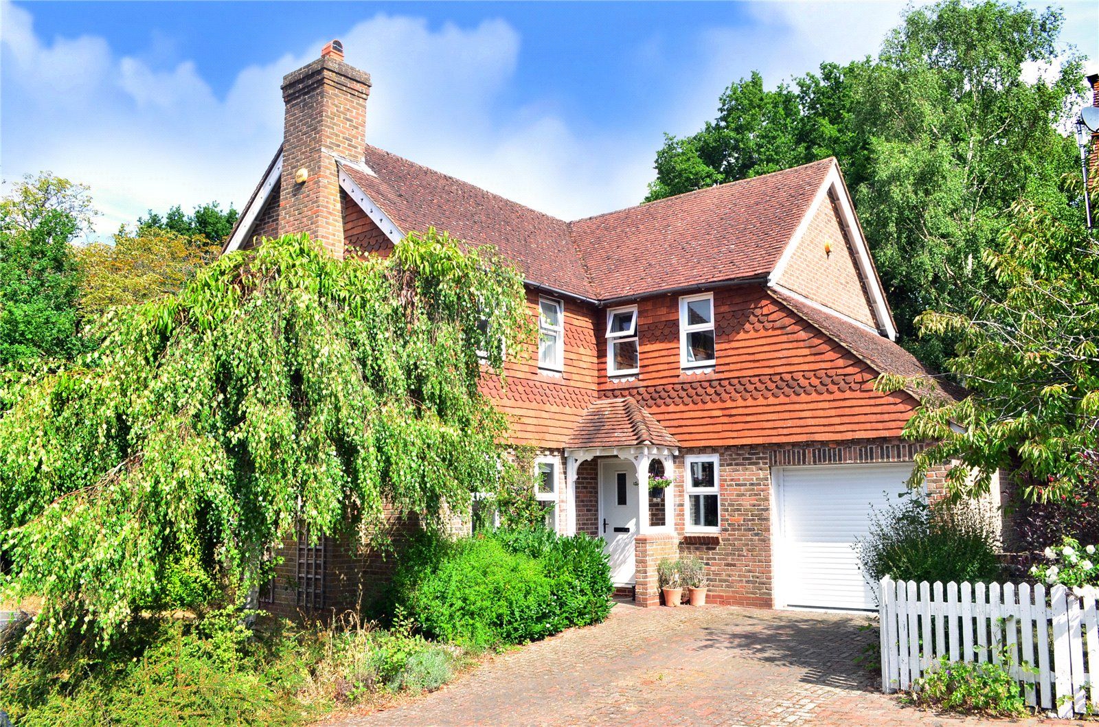 4 bed detached house for sale in East Grinstead, West Sussex RH19 Zoopla