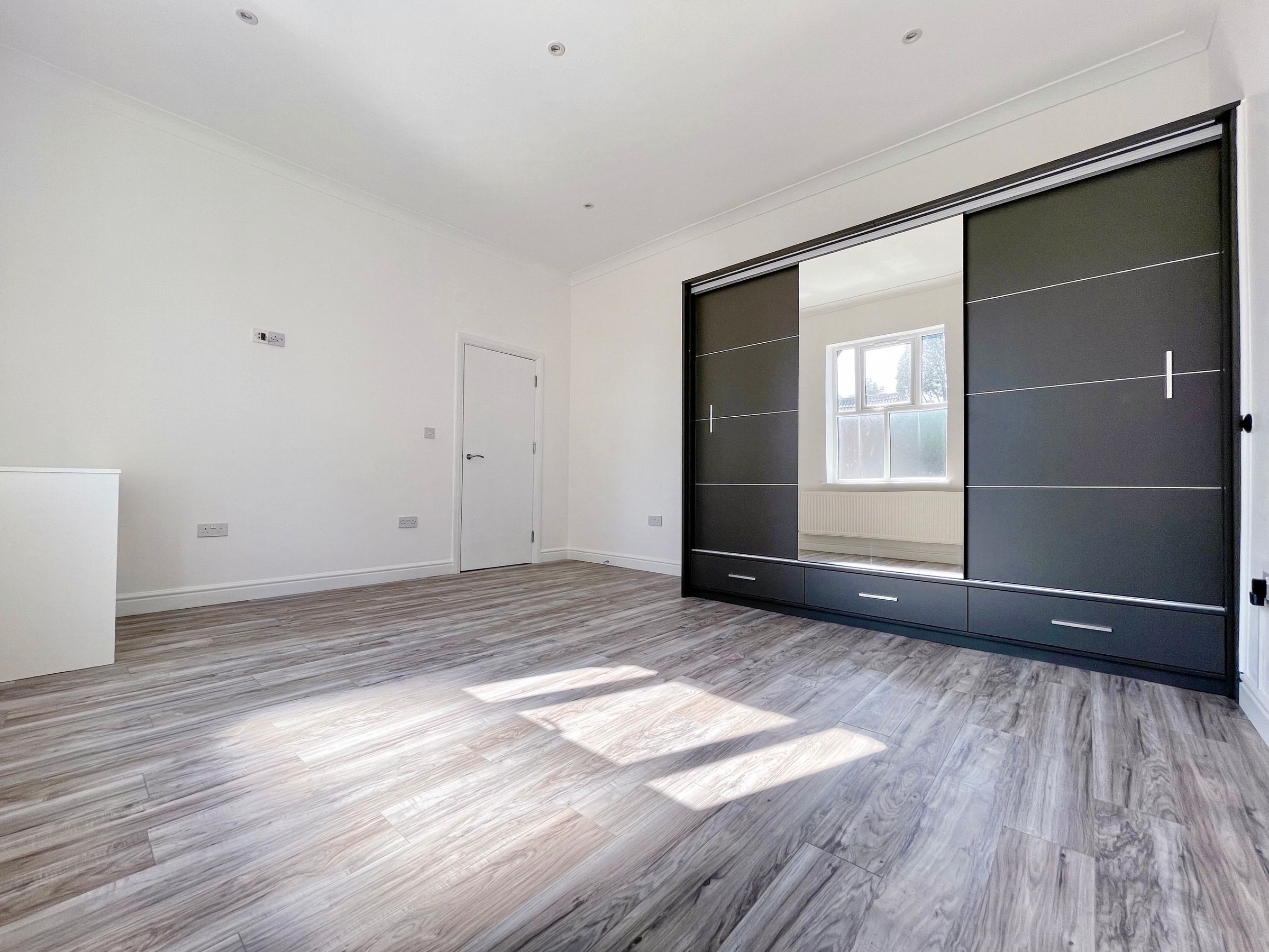 2 bed flat to rent in Bunkers Hill Lane, Bilston, West Midlands WV146Jx