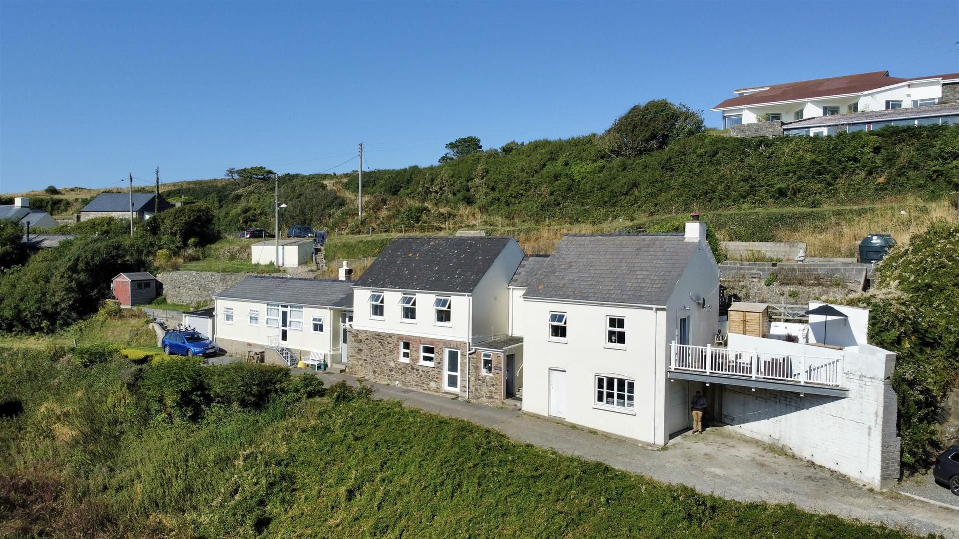 4 bed semidetached house for sale in Penybanc, Abercastle