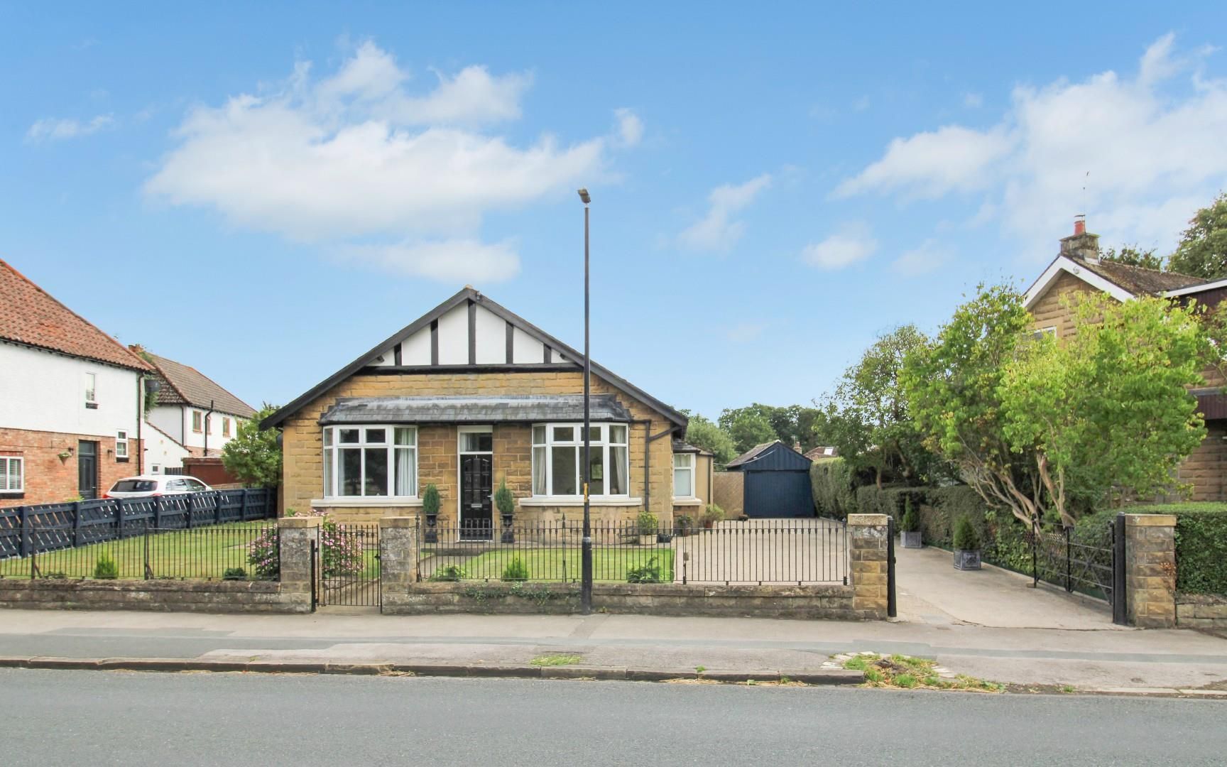 3 bed detached bungalow for sale in High Cleugh, Ripon HG4 Zoopla