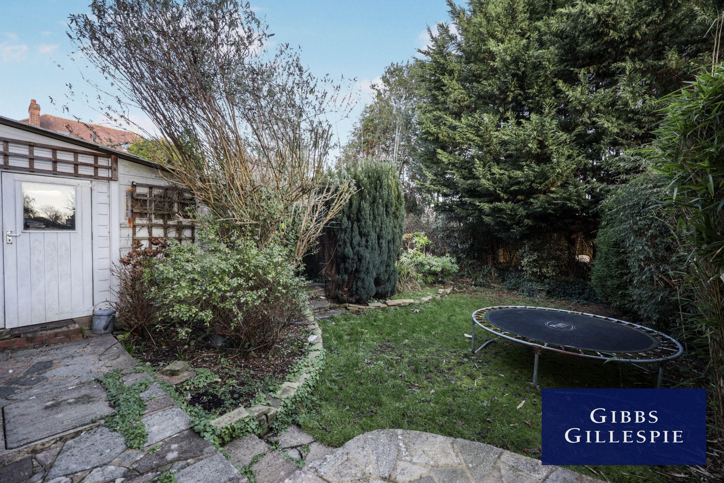 3 bed detached house to rent in Meadow Road, Pinner HA5 Zoopla