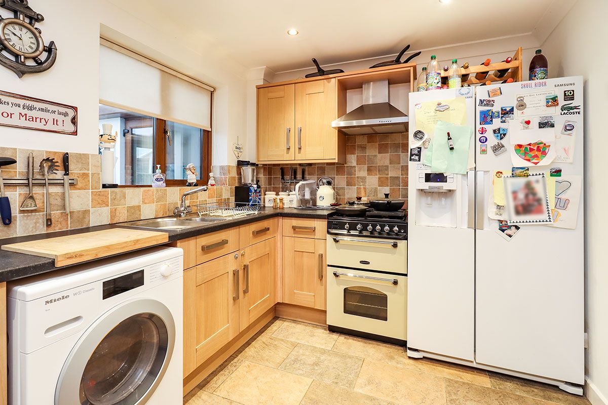 3 bed semidetached house for sale in Woodrush Heath, The Rock, Telford