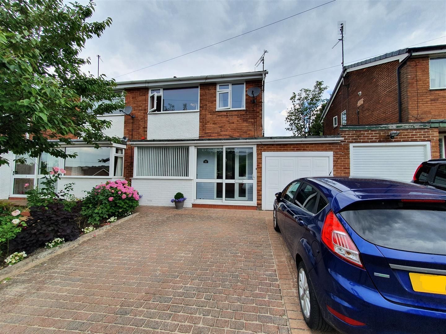 Woodville Drive, Stalybridge SK15  