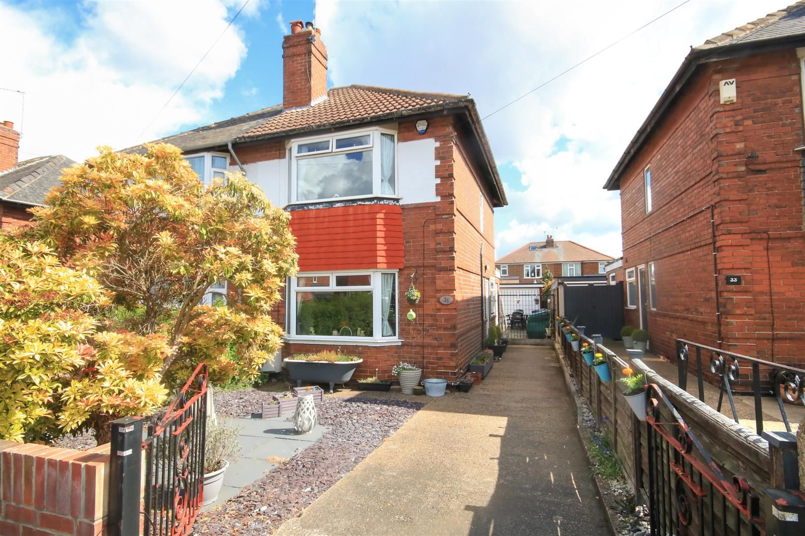2 bed semidetached house for sale in Masefield Road, Wheatley Hills