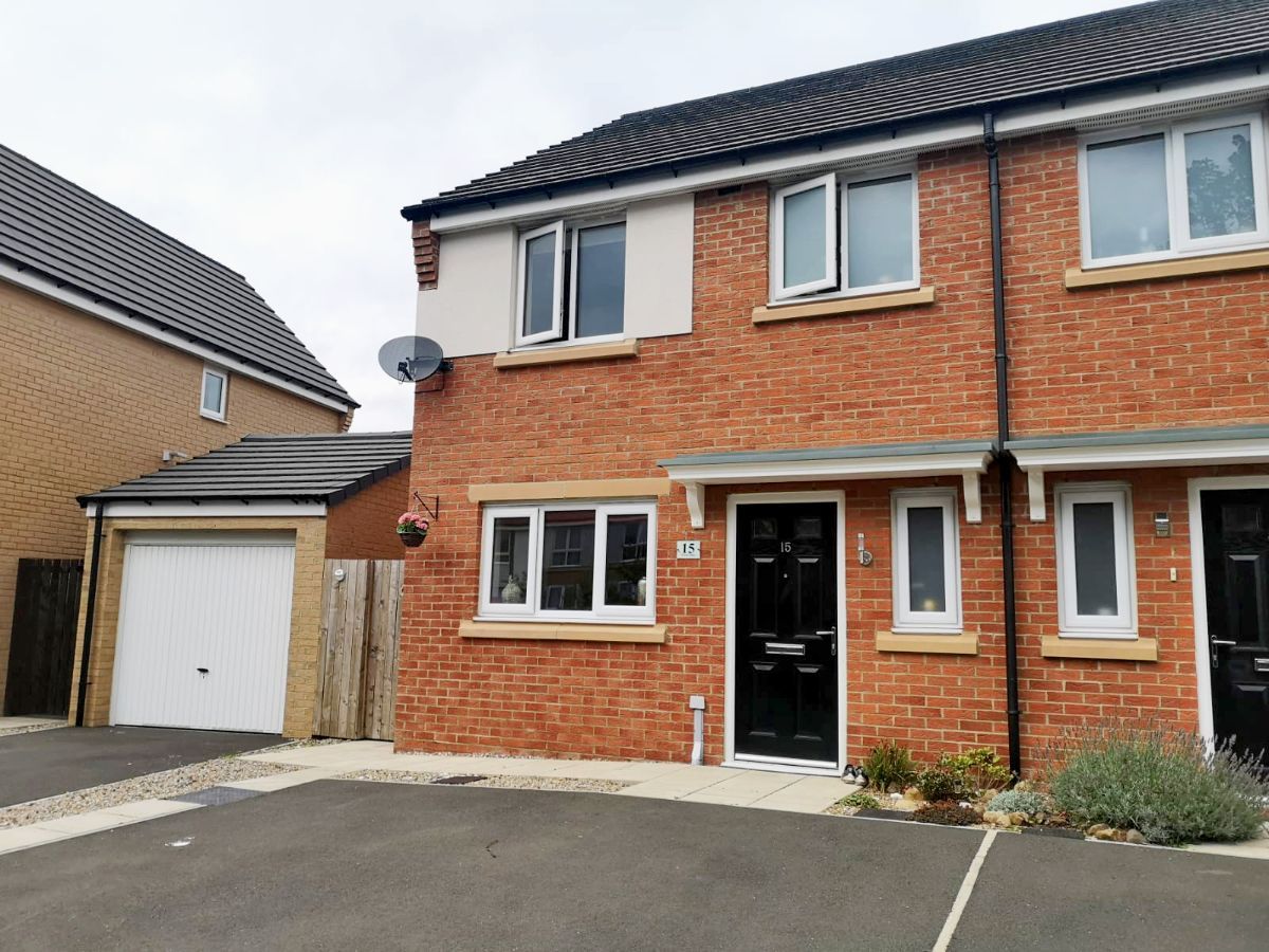 3 bed semidetached house to rent in Vallum Place, Throckley, Newcastle