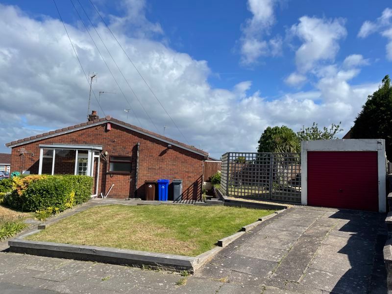 2 bed semidetached bungalow to rent in Balmoral Close, Hanford, Stoke
