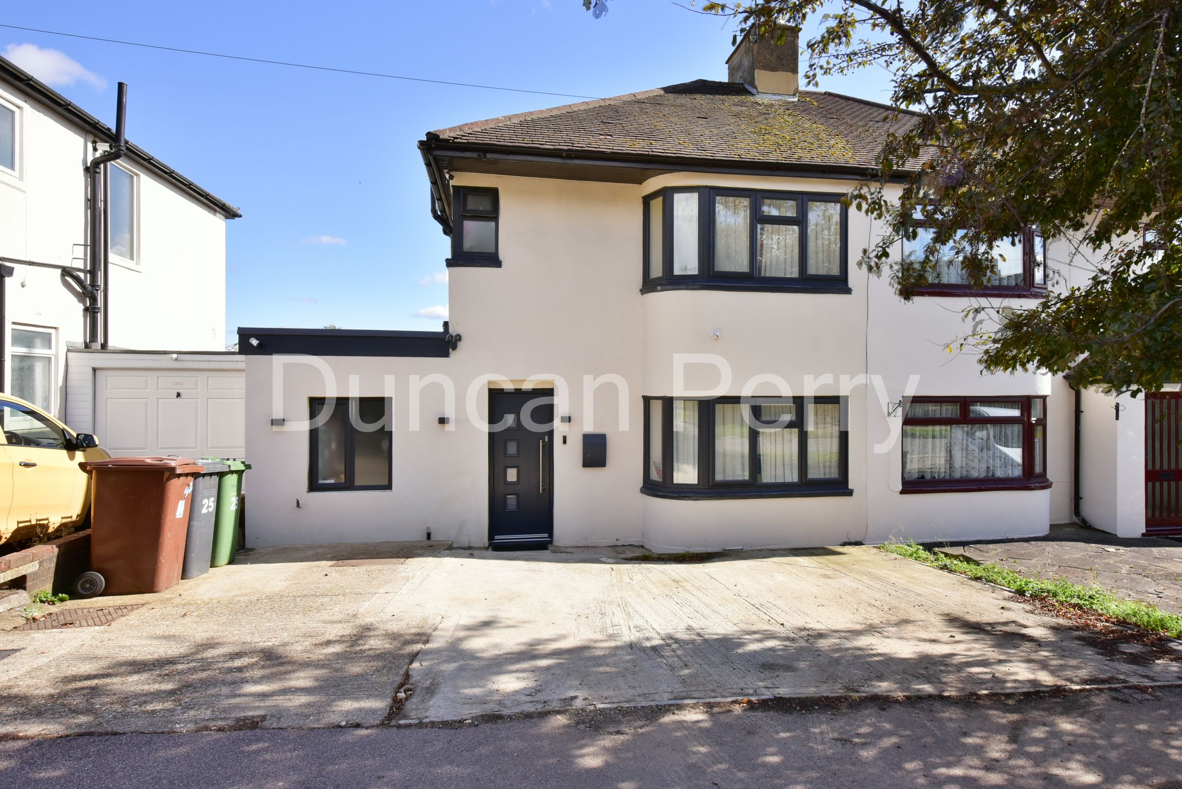 3 bed semidetached house for sale in Highview Gardens, Potters Bar