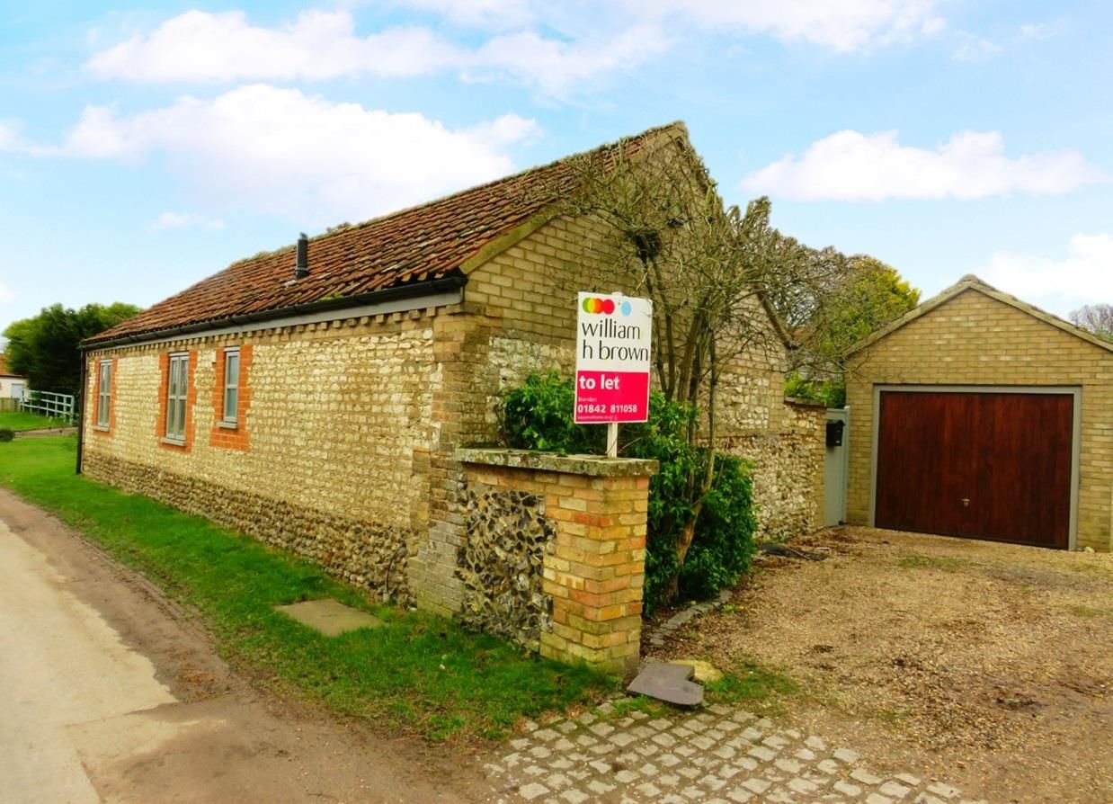 2 bed barn conversion to rent in Old Severalls Road, Methwold Hythe