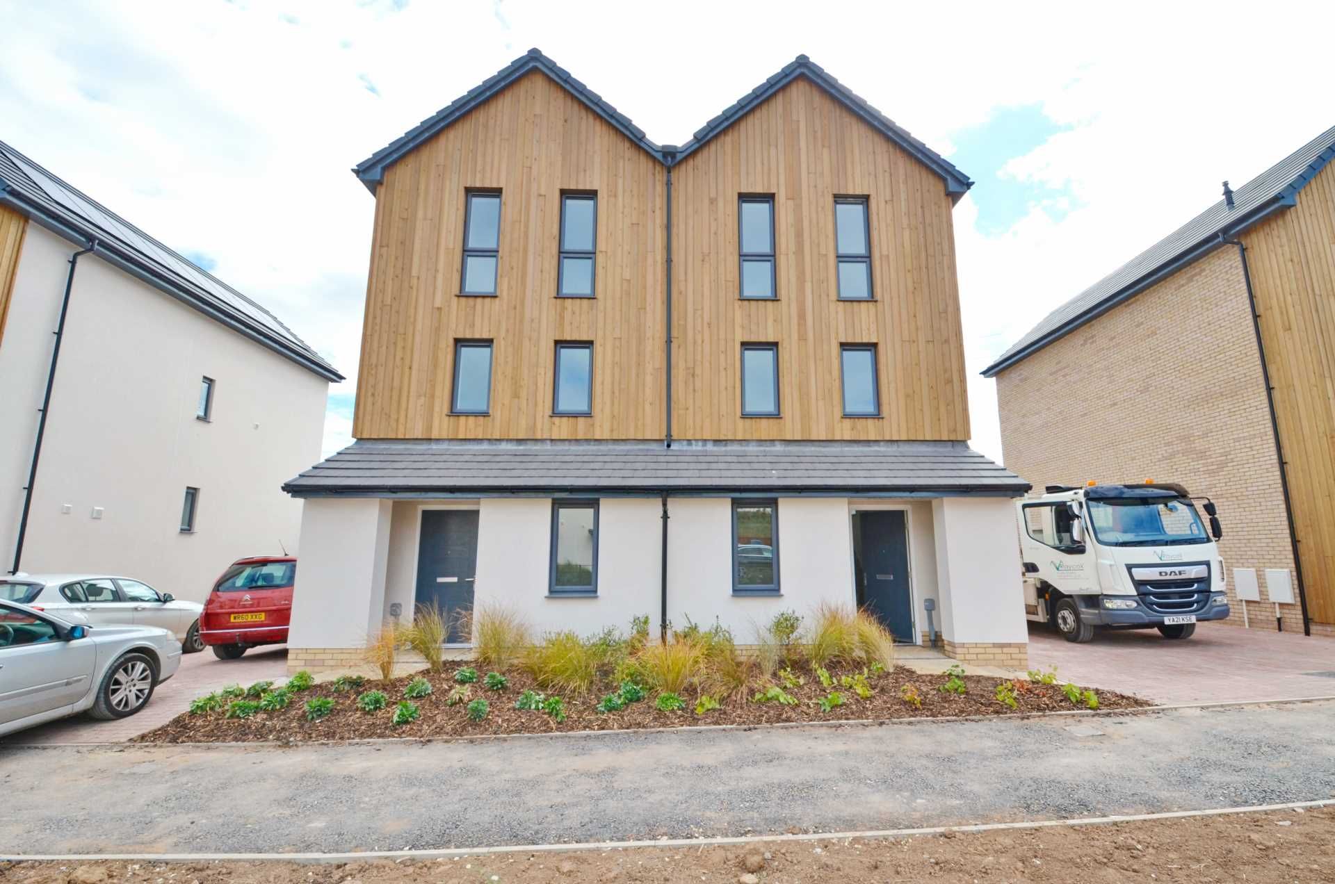 5 bed semidetached house to rent in Clover Way, Stoke Gifford BS34