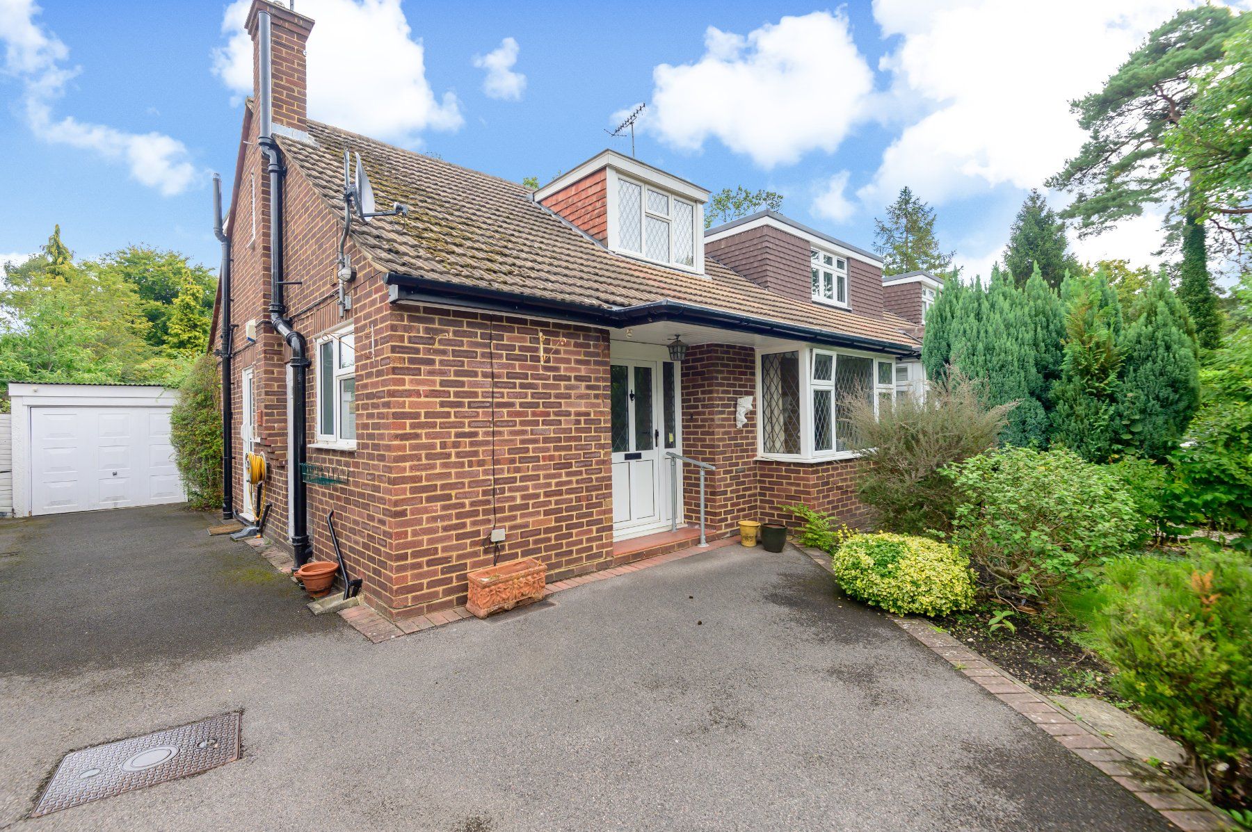 2 bed semidetached house for sale in Pyrford, Surrey GU22 Zoopla