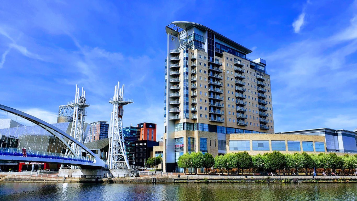 2 bed flat to rent in Imperial Point, Salford Quays M50 Zoopla