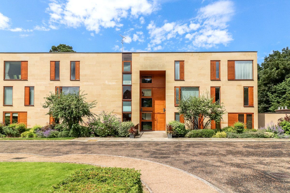 2 bed flat for sale in Cliveden Gages, Taplow, Buckinghamshire SL6 Zoopla