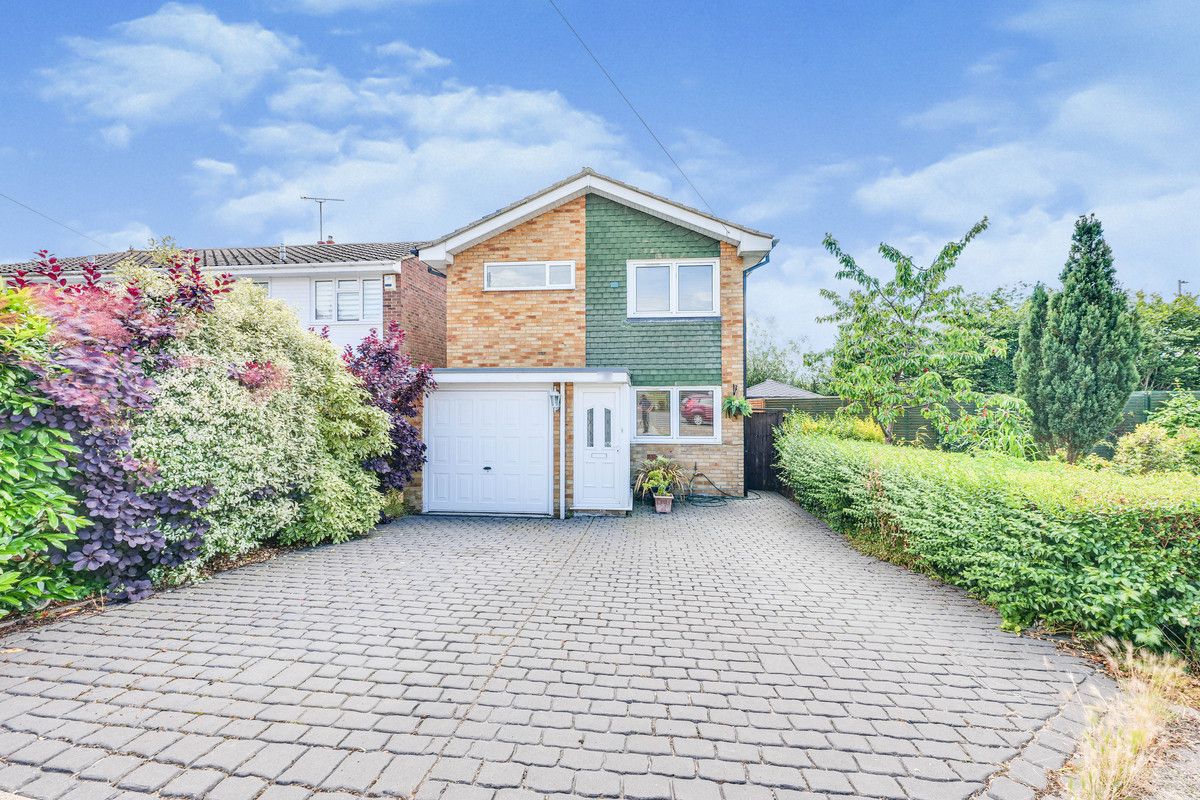 3 bed detached house for sale in Firfield Road, Benfleet SS7 Zoopla