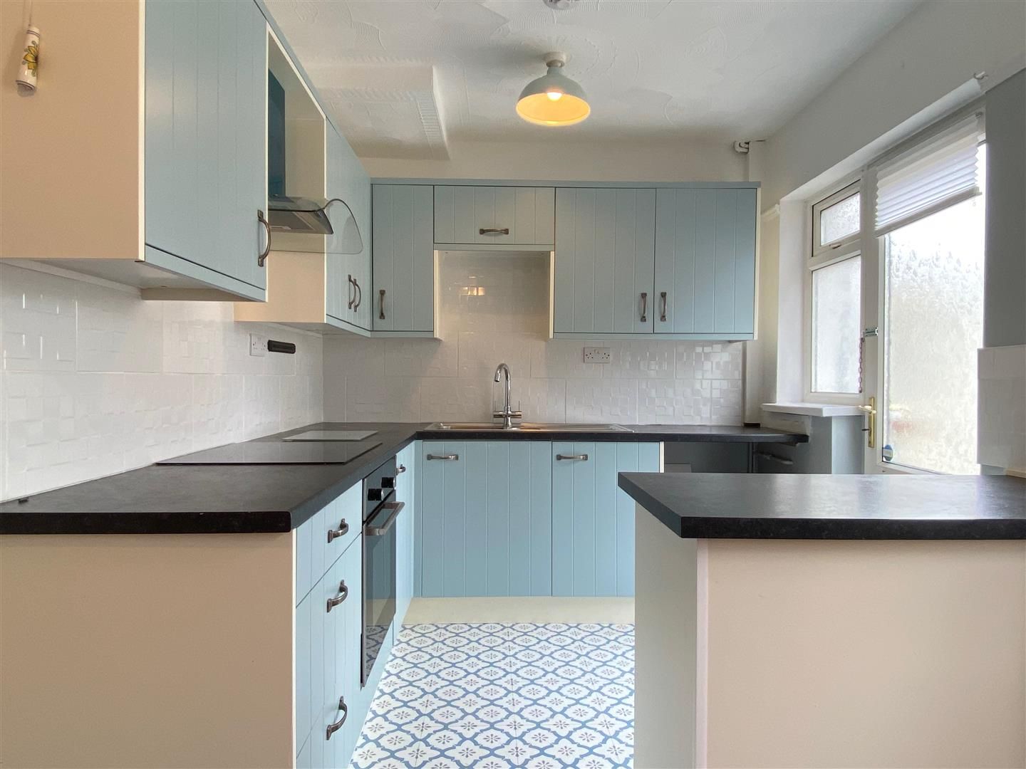 3 bed semidetached house to rent in AelYBryn Road, Fforestfach
