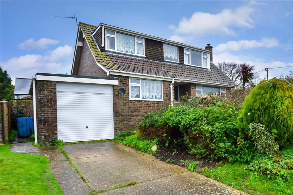 4 bed bungalow for sale in Elizabeth Gardens, Havenstreet, Ryde, Isle