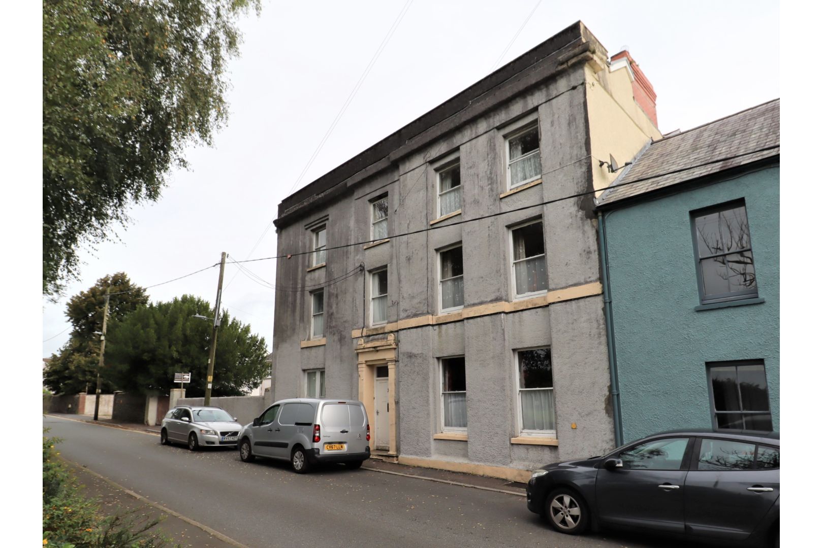 15 bed semidetached house for sale in Picton Place, Carmarthen SA31