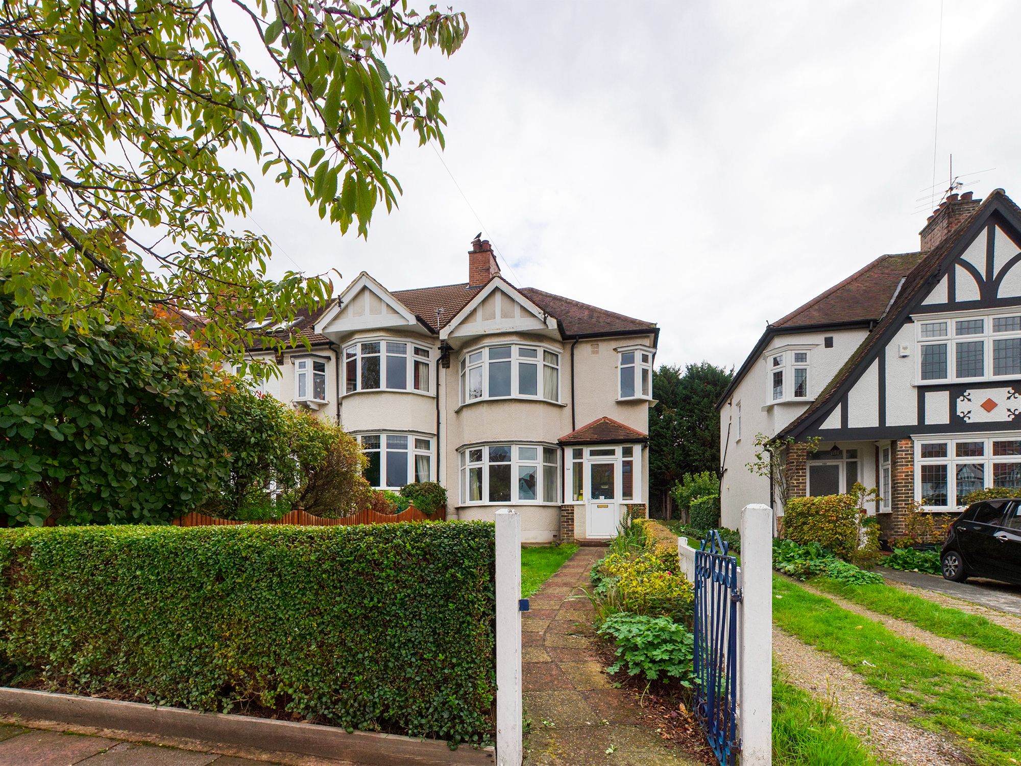 3 bed end terrace house for sale in Pickhurst Rise, West Wickham BR4