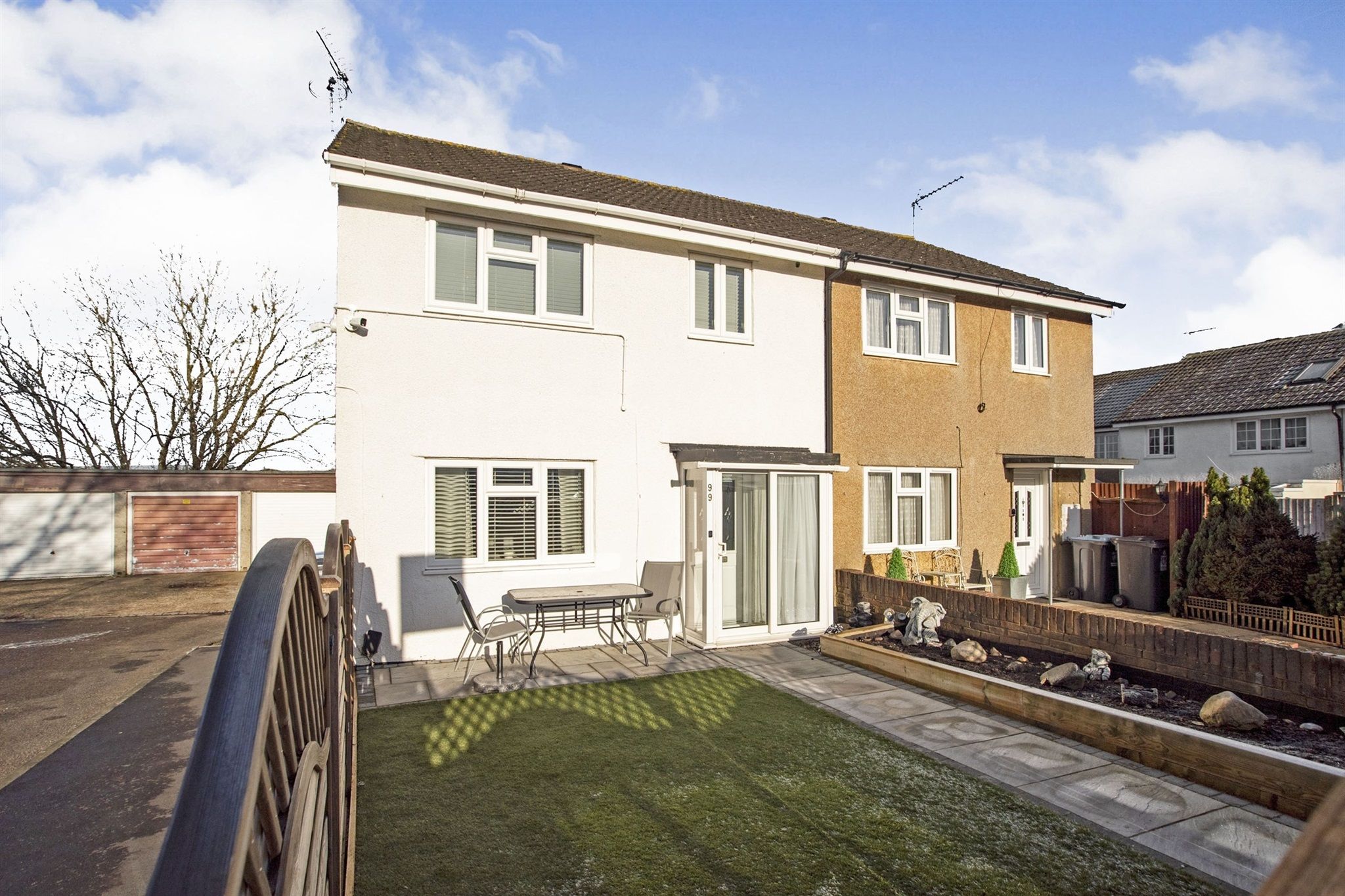 3 bed semidetached house for sale in Wootton Drive, Hemel Hempstead
