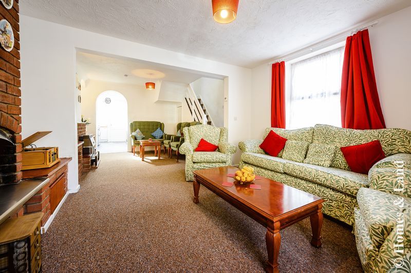 3 bed end terrace house for sale in Shopping Centre Flats, High Street