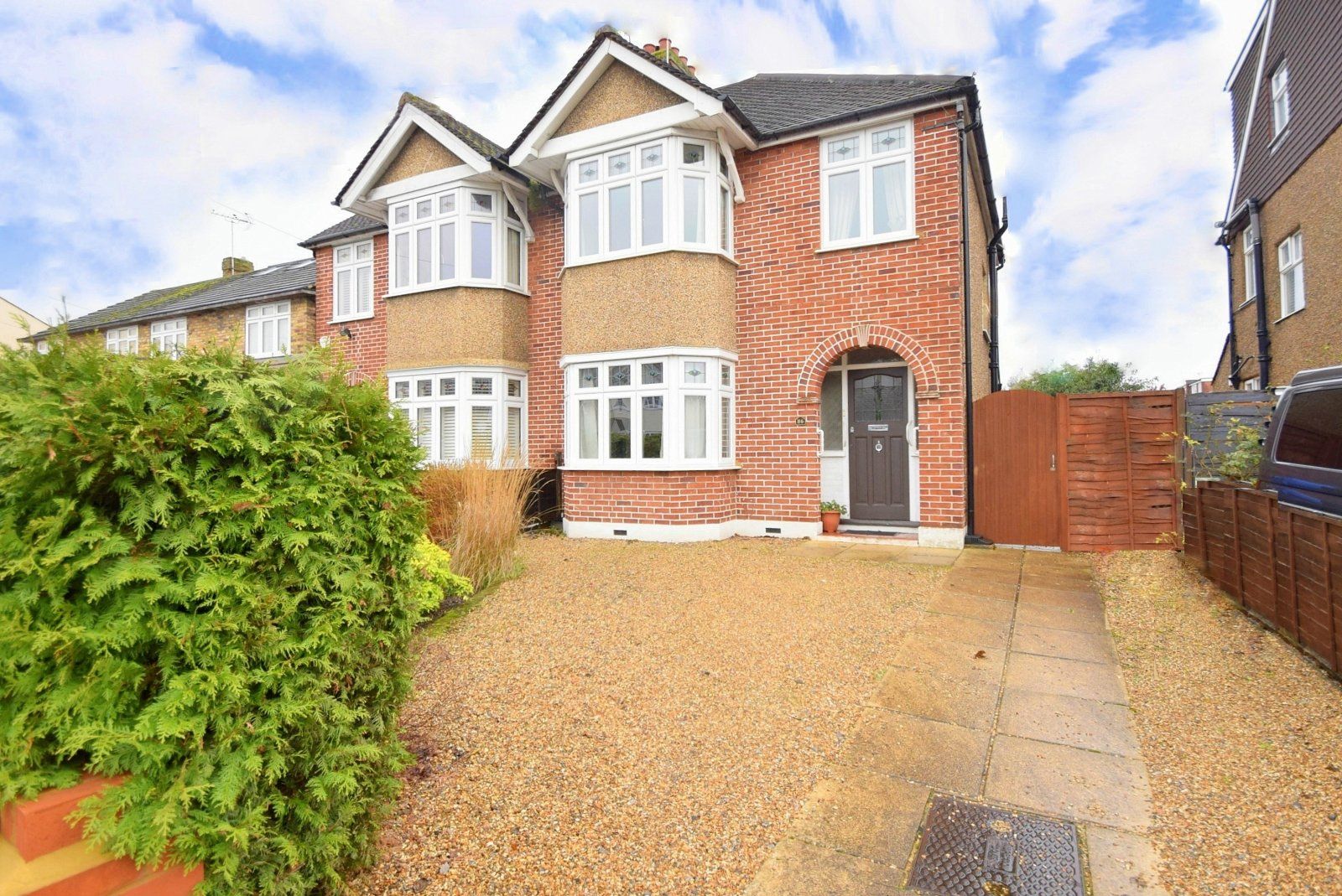3 bed semidetached house for sale in Parsonage Lane, Windsor