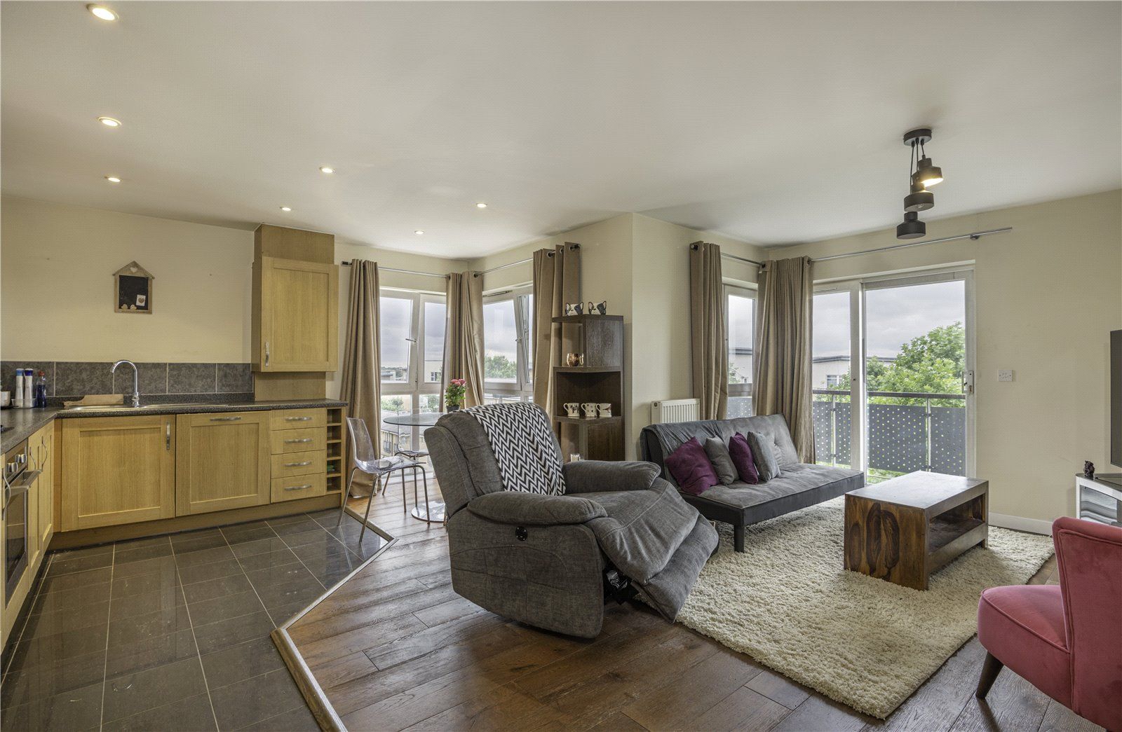 Metropolitan Station Approach, Watford, Hertofordshire WD18  