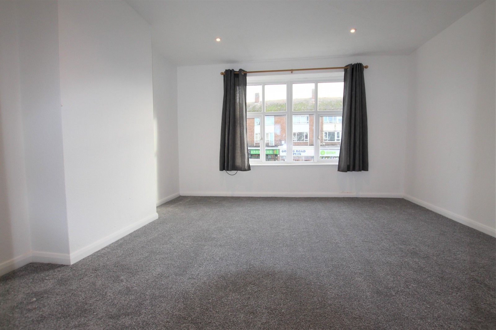 2 bed flat to rent in Goring Road, GoringBySea BN12 Zoopla