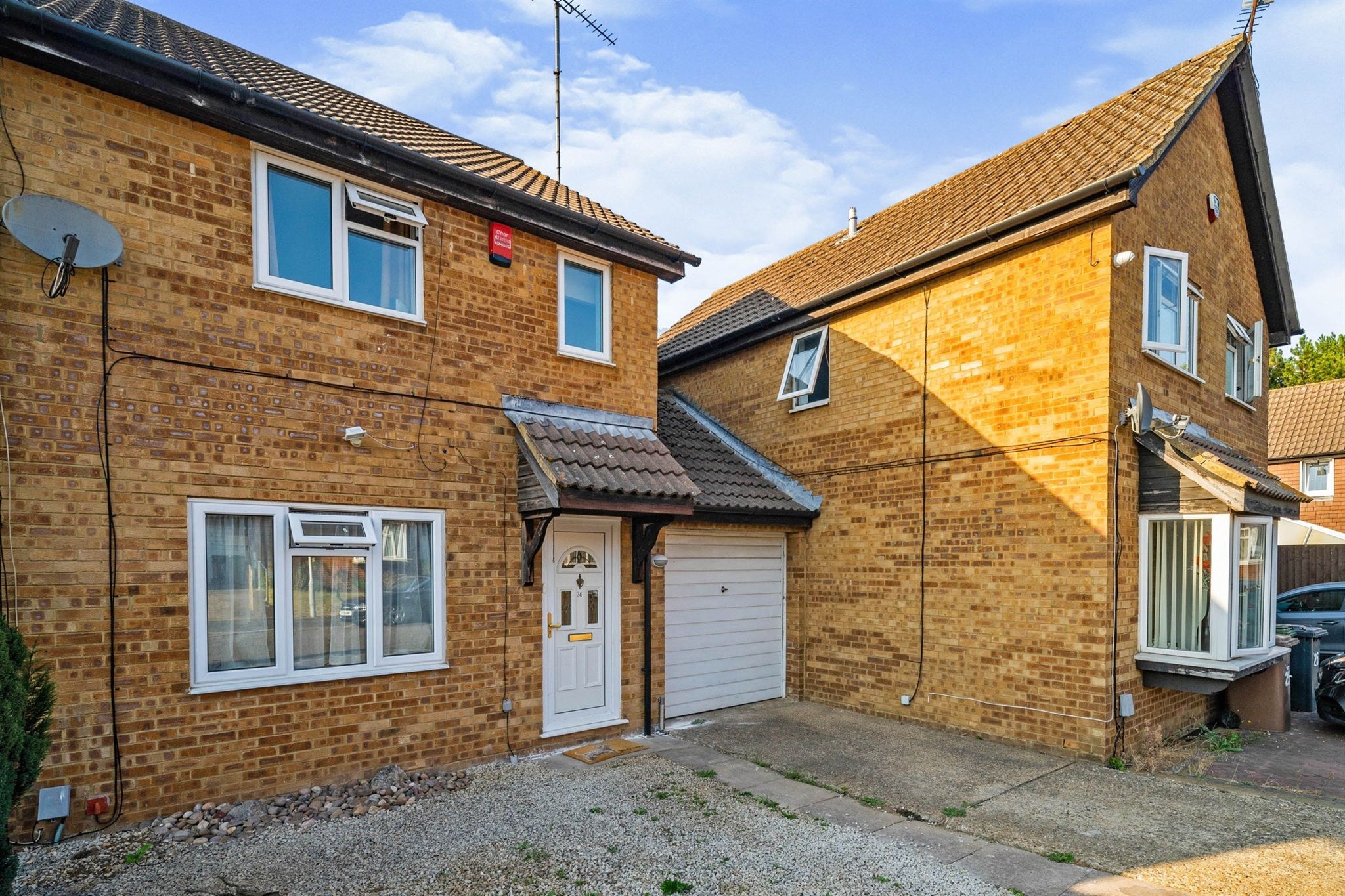 3 bed semi-detached house for sale in Goldcrest Close, Luton LU4 - Zoopla