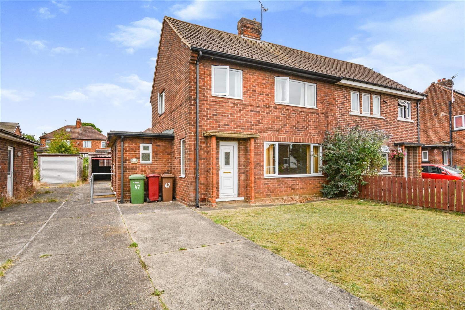 3 bed semidetached house for sale in Kingston Road, Scunthorpe DN16