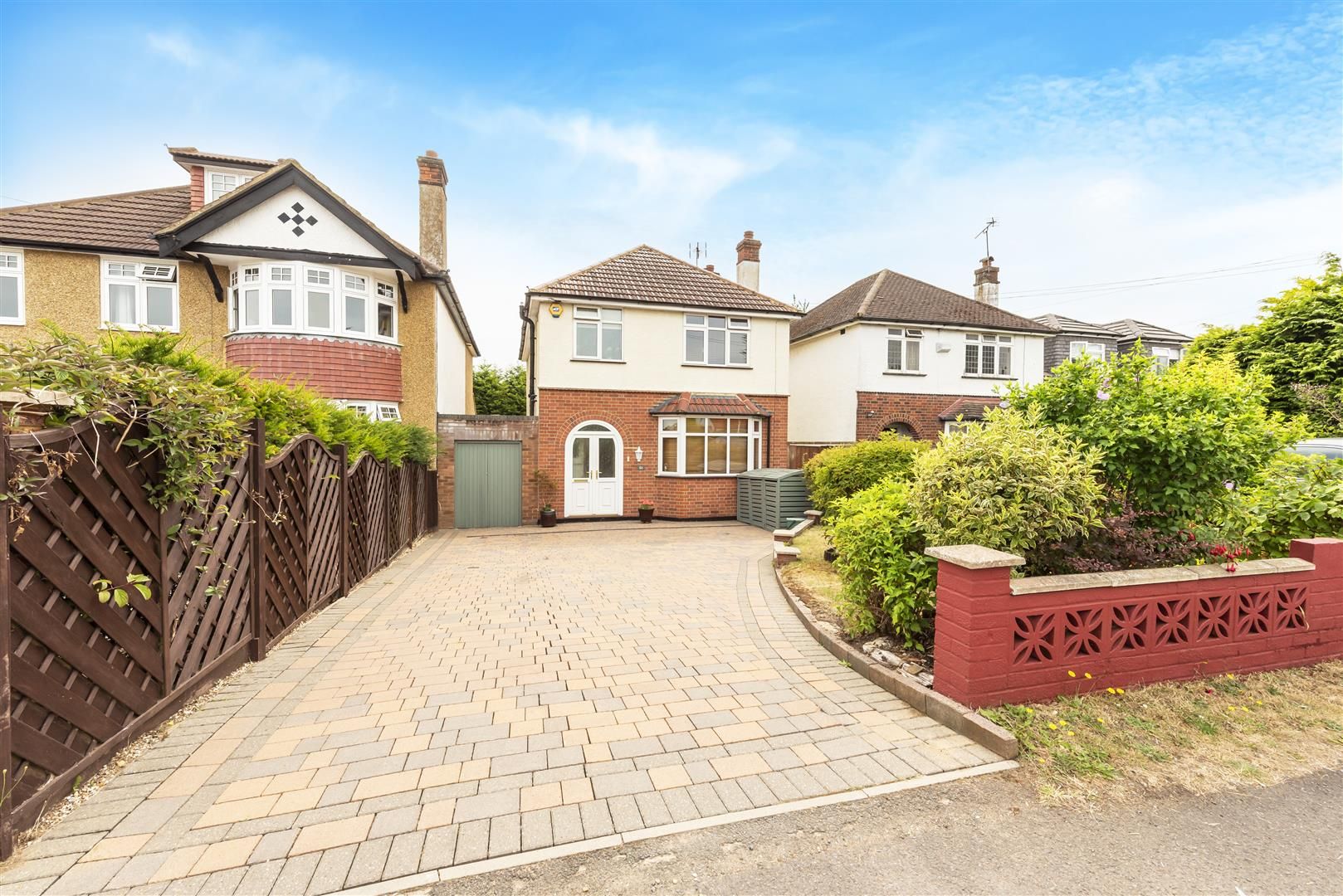 3 bed detached house for sale in Watford Road, Chiswell Green, St