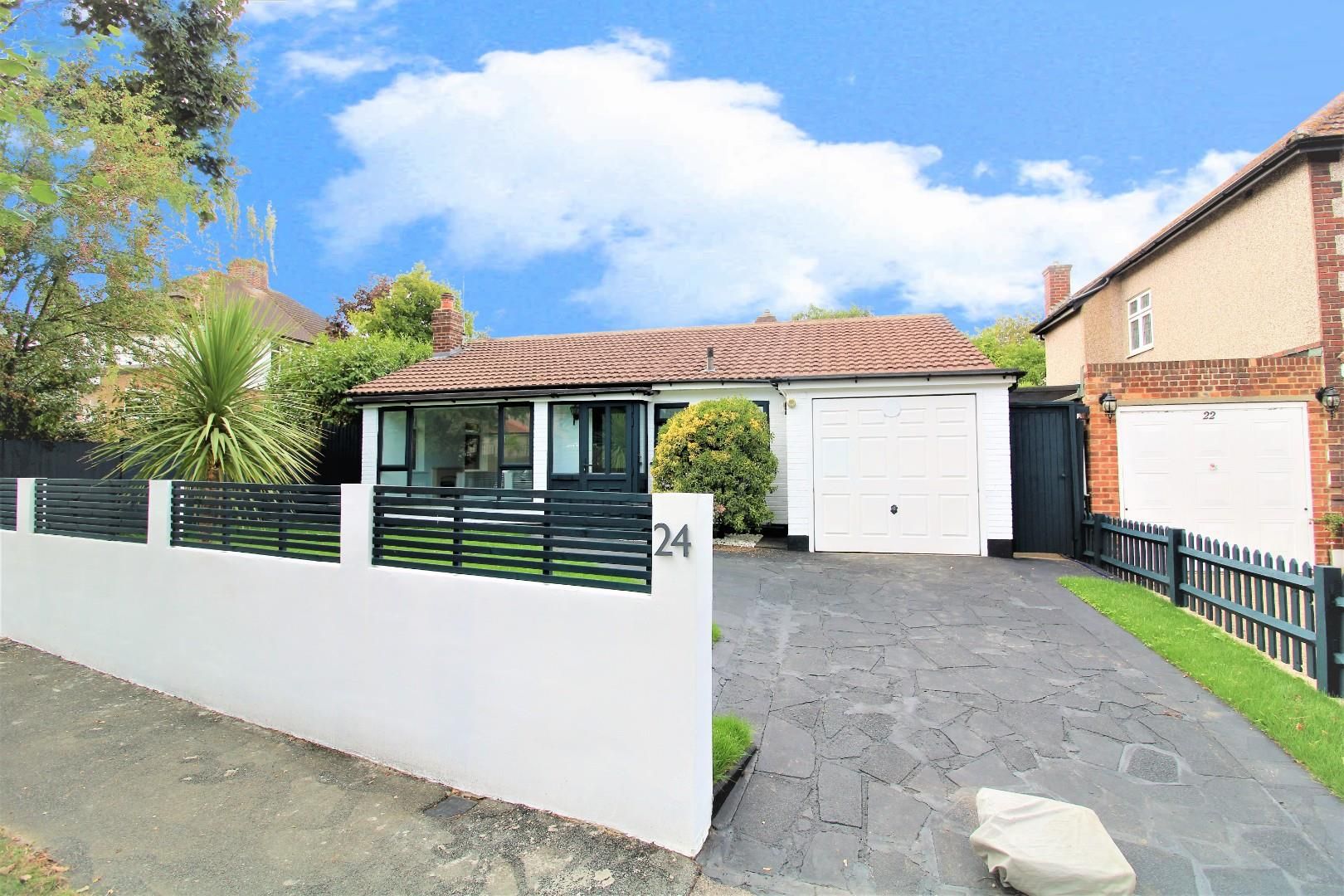 3 bed detached bungalow for sale in Park Crescent Road, Erith DA8 Zoopla